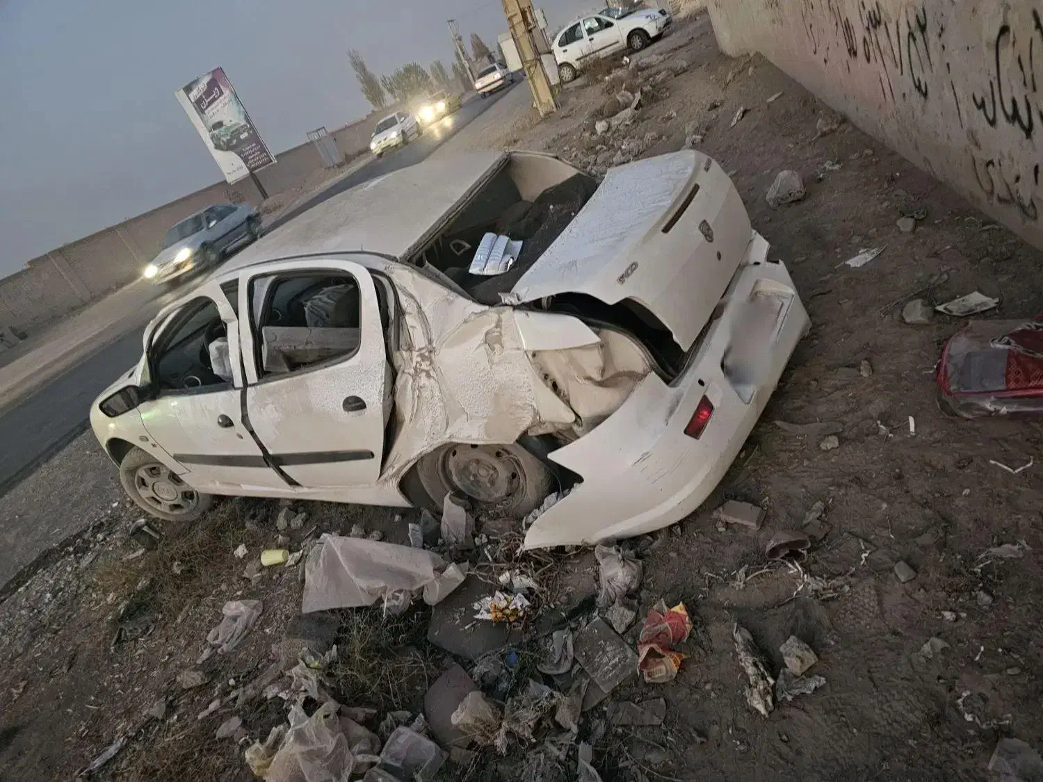 رانا مدل ۹۵ از عقب تصادف دارد|خودرو سواری و وانت|هشتگرد, شهرک اداری|دیوار