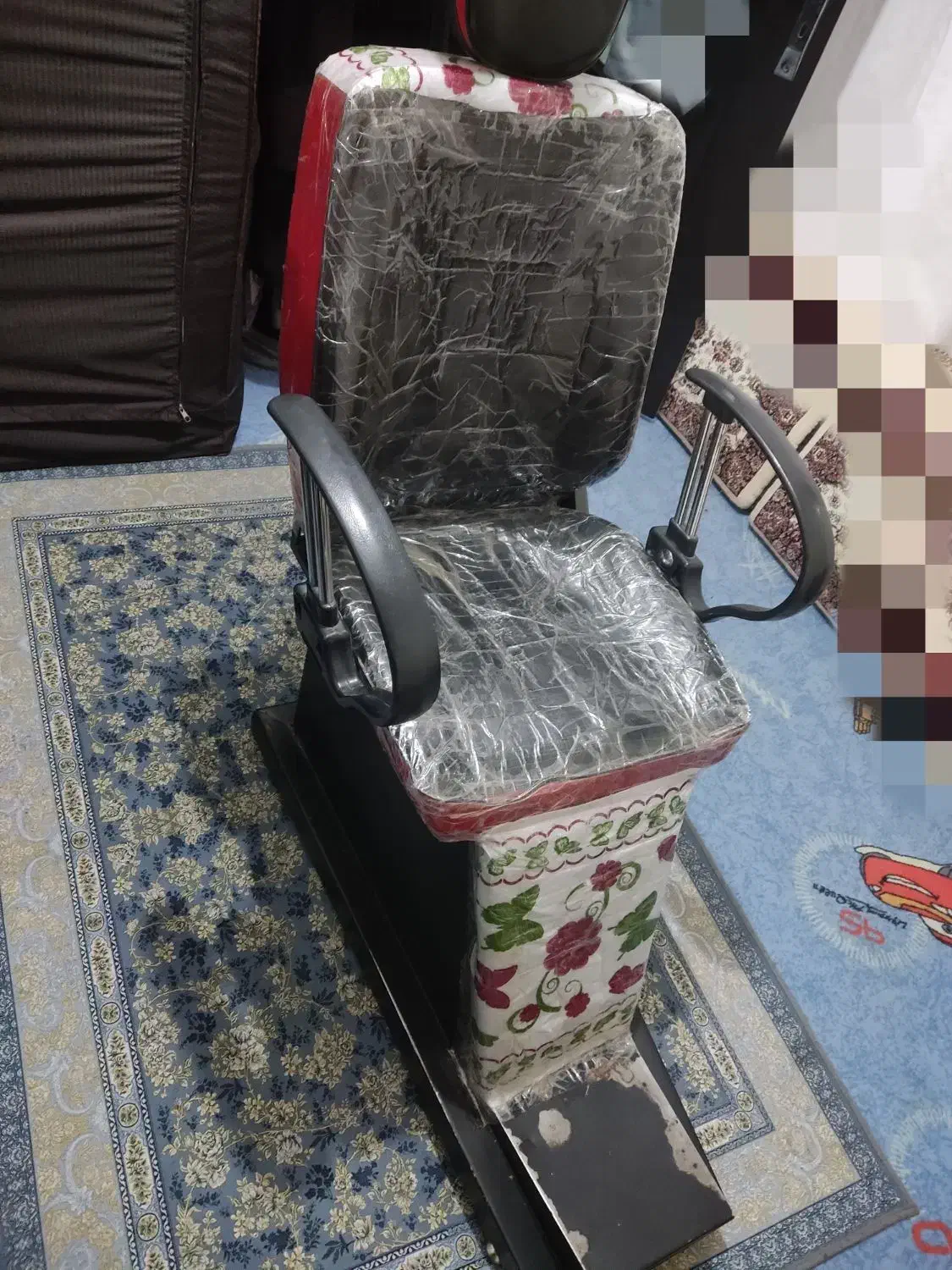 سندلی آرایشگاە ترح برقی|آرایشگاه و سالن‌های زیبایی|سنندج, |دیوار