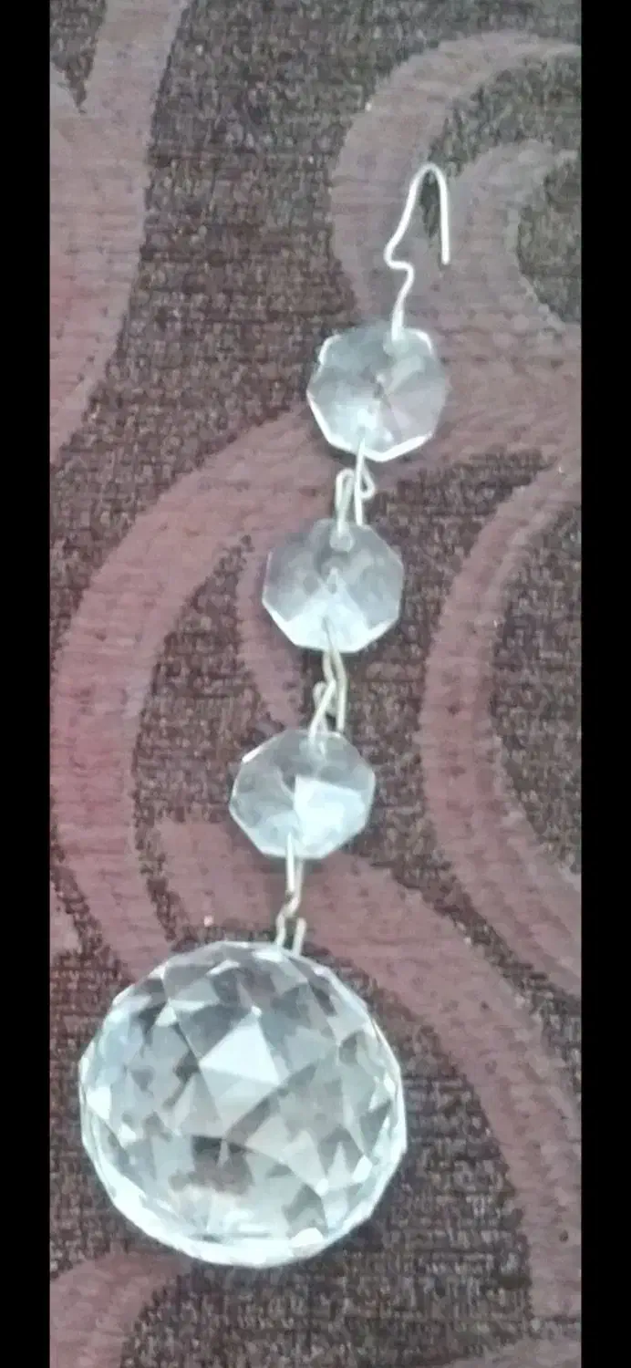 ۳۱ تا گوی کوچک با آویز و۲۱ لامپ لوستر درحدنو سالم|لوستر و چراغ آویز|کرمانشاه, |دیوار