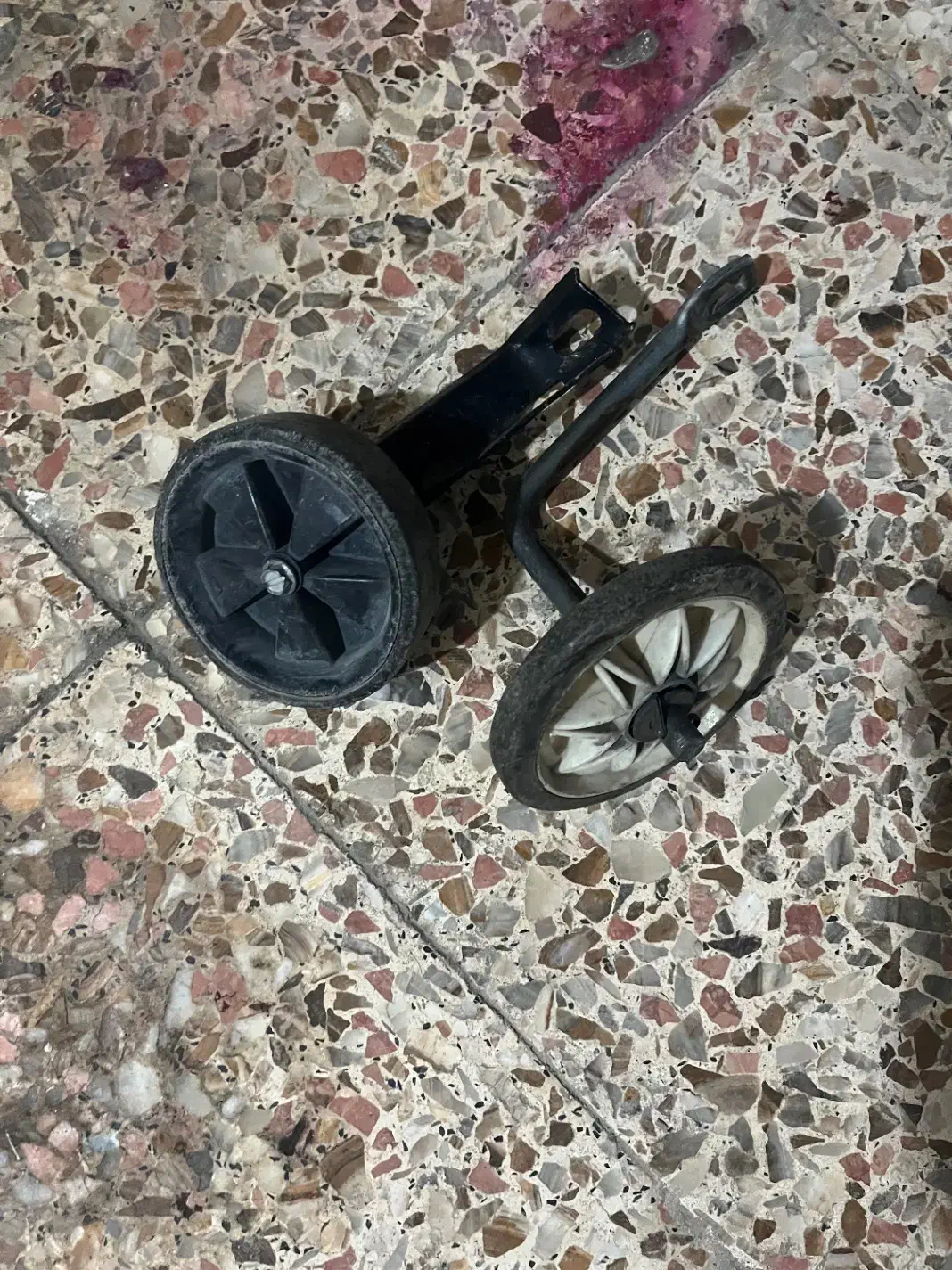 کمکی دوچرخه و جک وسط دوچرخه ۲۴|دوچرخه، اسکیت، اسکوتر|کرمانشاه, |دیوار