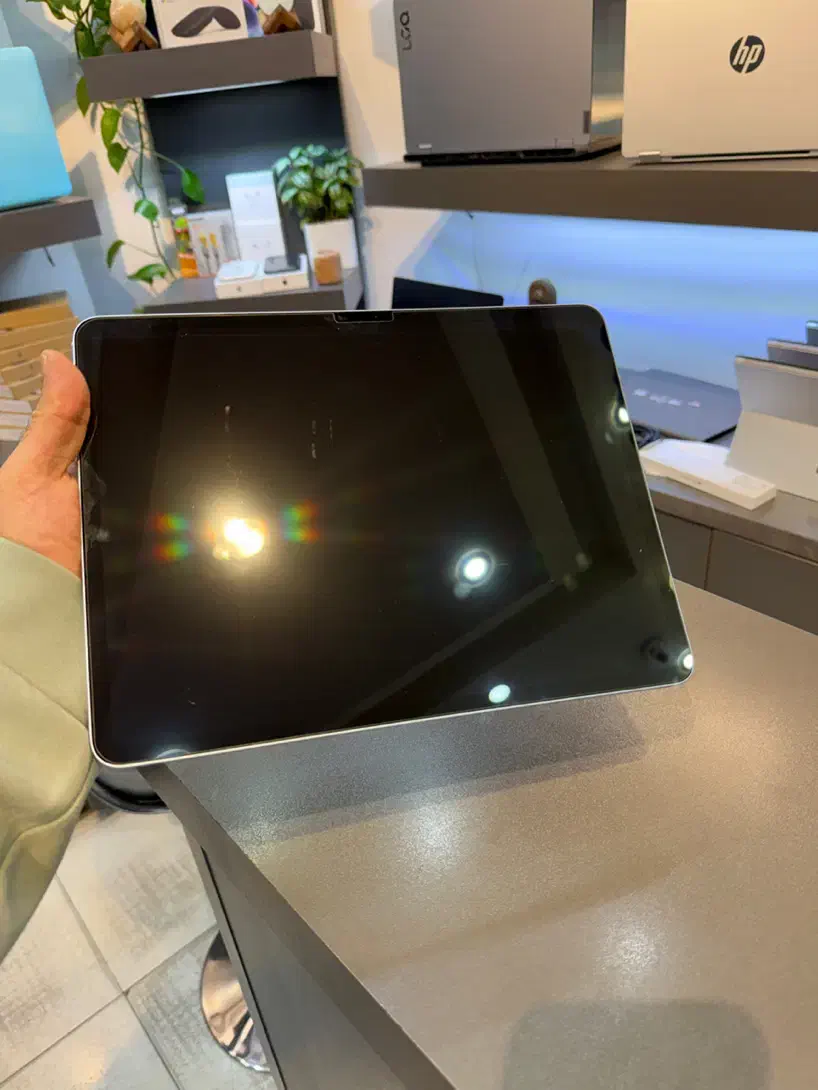 ایپد ایر۱۳|تبلت|شیراز, ملاصدرا|دیوار