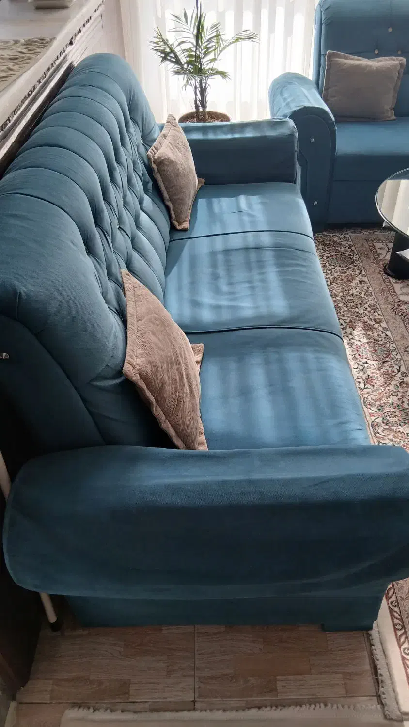 مبلمان راحتی ۵ نفره + میز وسط|مبلمان خانگی و میز عسلی|کرج, شهرک امام رضا (ع)|دیوار