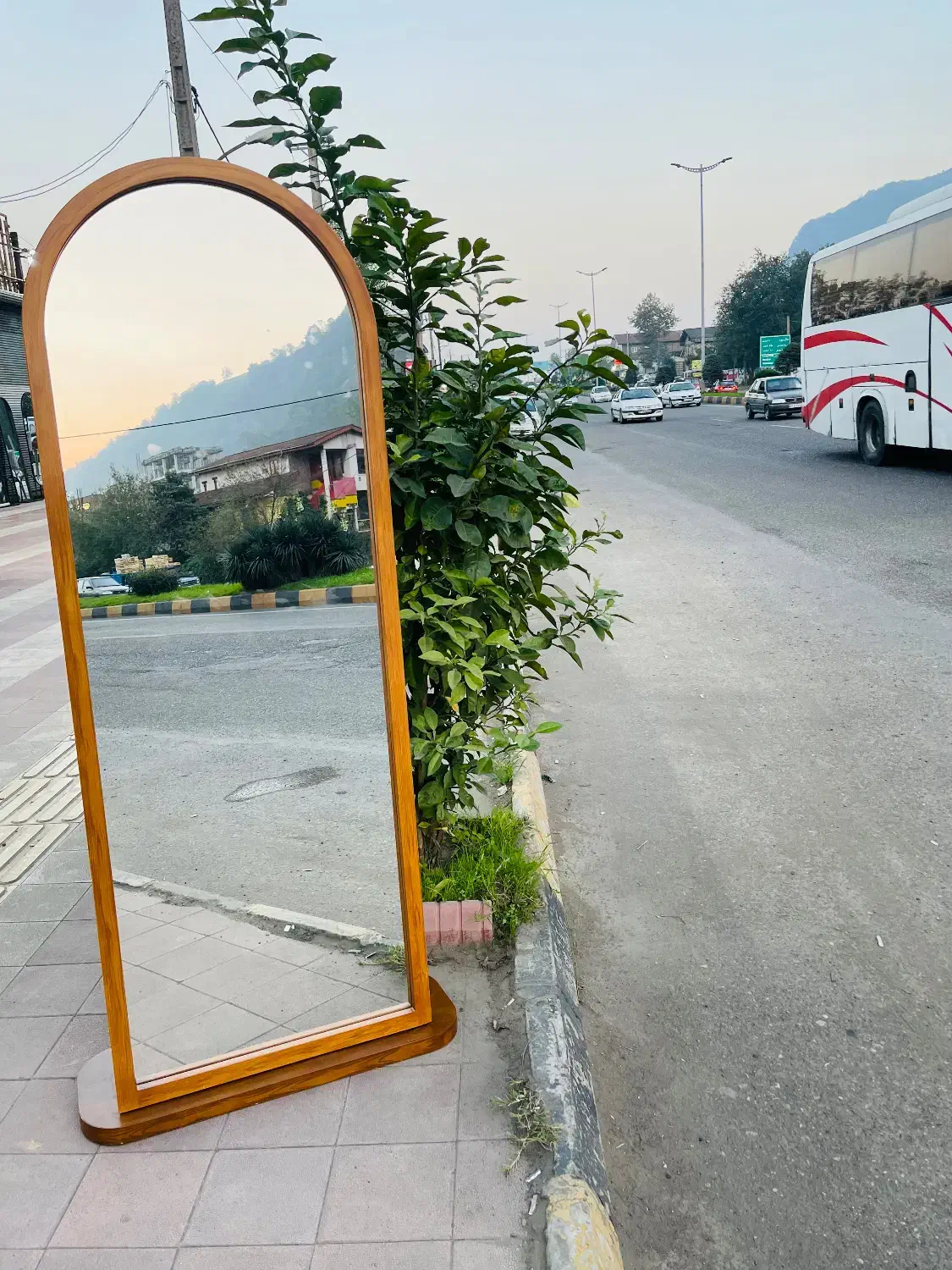 آینه|آینه|لاهیجان, گلستان|دیوار