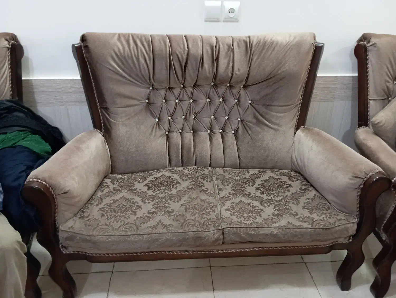 فروش مبل 9 نفره 4تا تک نفره یه سه نفره یه دونفره|مبلمان خانگی و میز عسلی|شهرضا, |دیوار