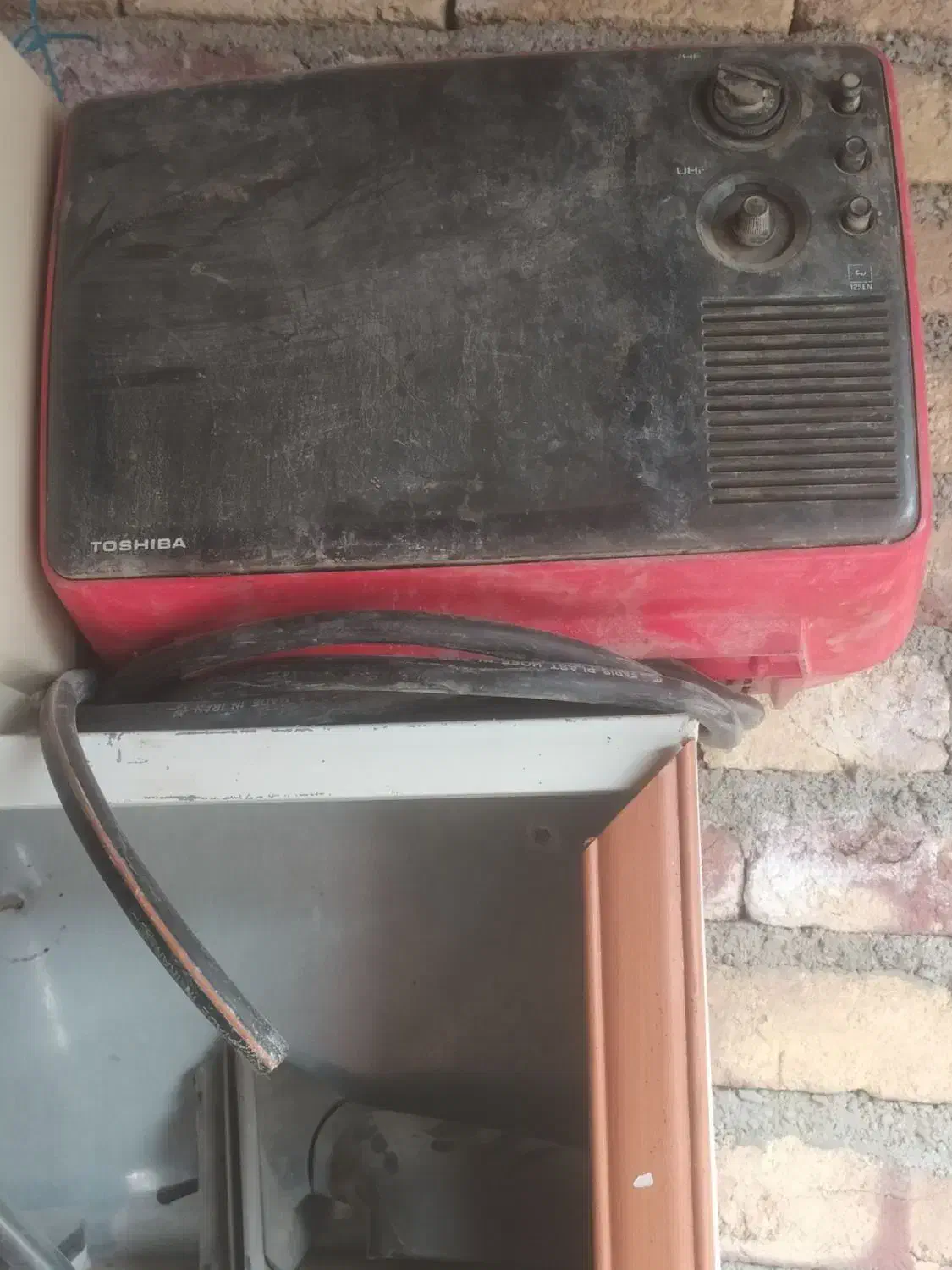 تی وی کلکسیونی|کلکسیون اشیاء عتیقه|کنگاور, |دیوار