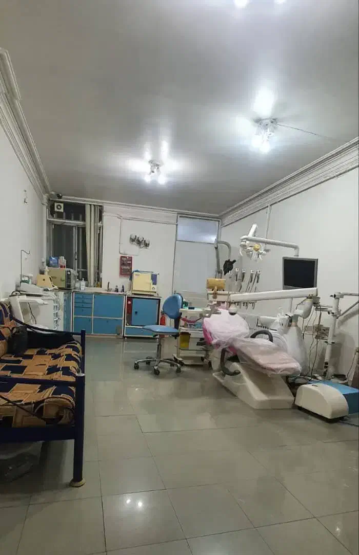 فروش واحد تجاری ۹۴ متری چهارراه گلسار بر اصلی|فروش دفتر کار، اتاق اداری، مطب|رشت, گلسار|دیوار