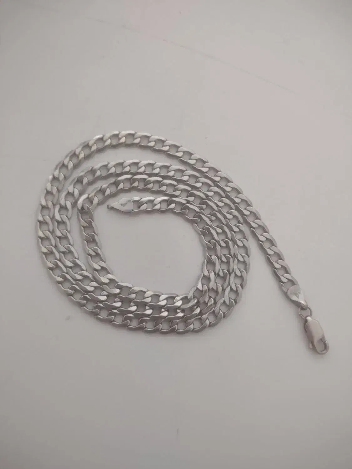 زنجیر طلا سفید|جواهرات|قدس, شهر‌قدس|دیوار