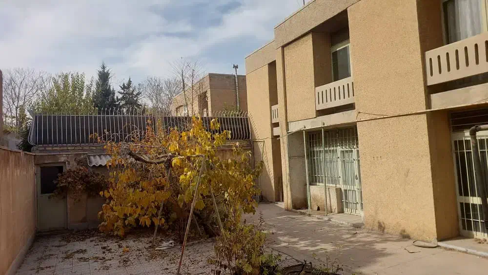 ویلایی محله ب۱ دو نبش|فروش خانه و ویلا|فولادشهر, B1|دیوار