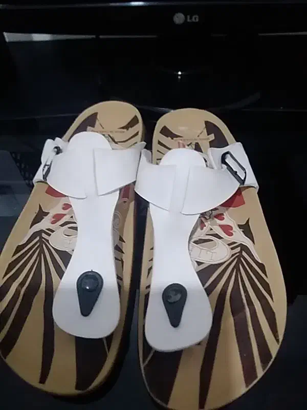 اخرین از خرید ۳۵۰۰ فوری دنیای هوایی اصل نو ۴۴|کیف، کفش، کمربند|شیراز, کرونی(خاتونک)|دیوار