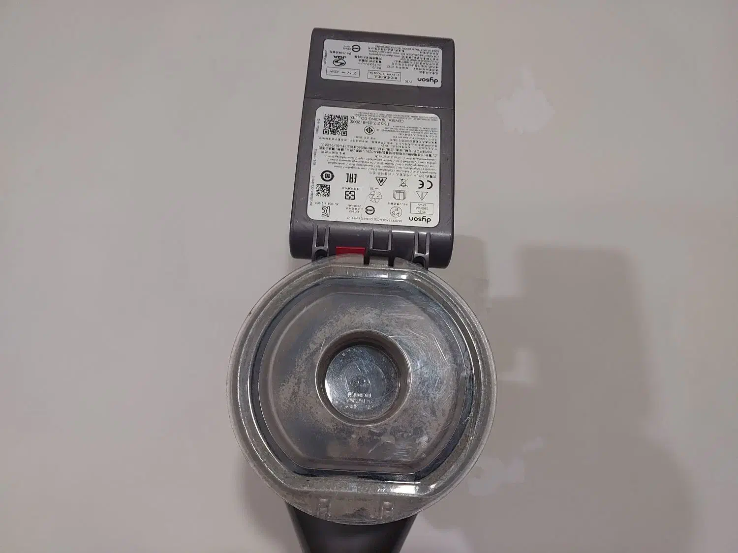 جارو شارژری دایسون V7|جاروبرقی، جارو شارژی، بخارشو|اندیشه, اندیشه فاز ۱|دیوار