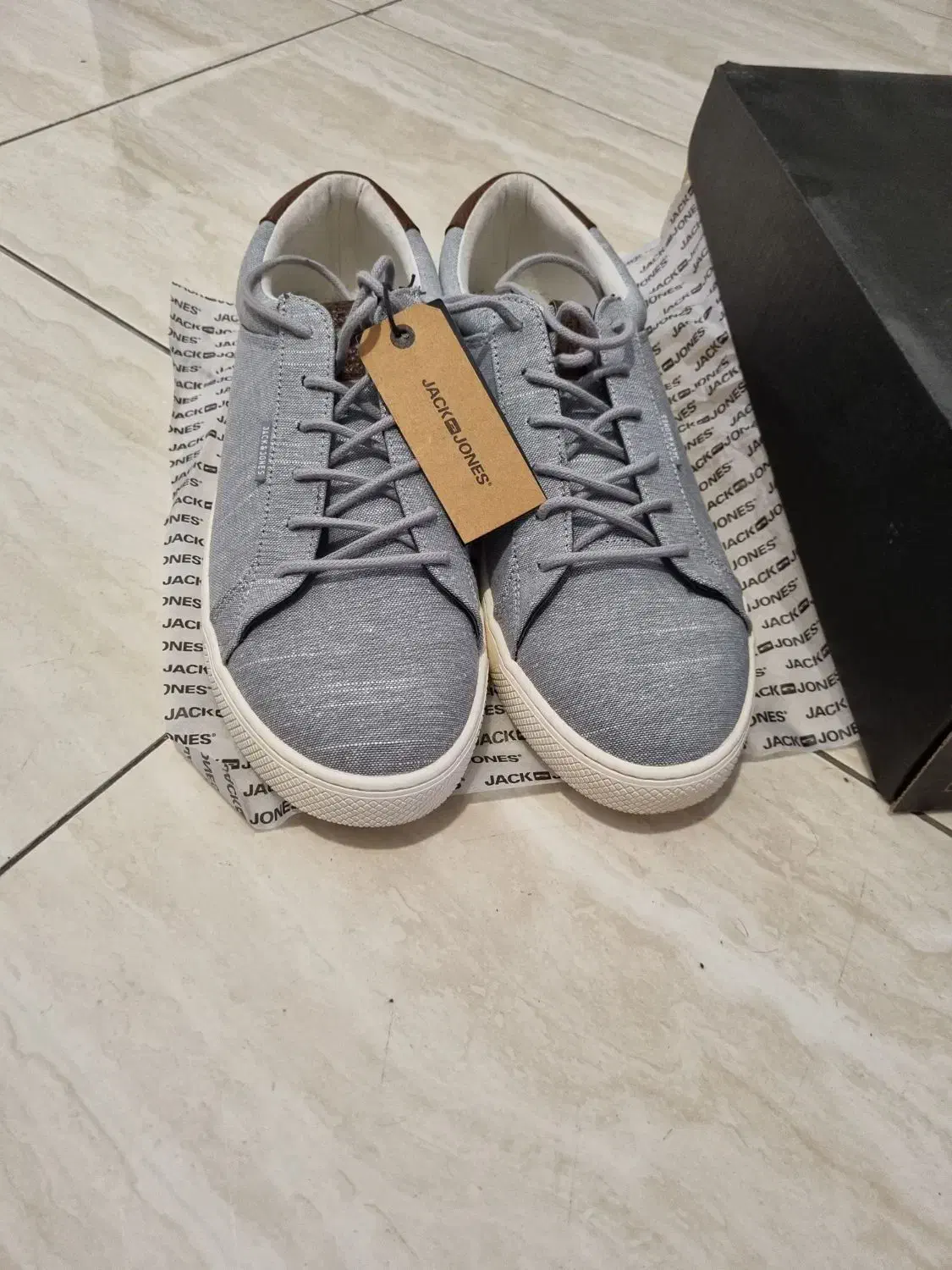 کفش کتانی اوریجینال jack and jones سایز ۴۴|کیف، کفش، کمربند|تهران, قیطریه|دیوار