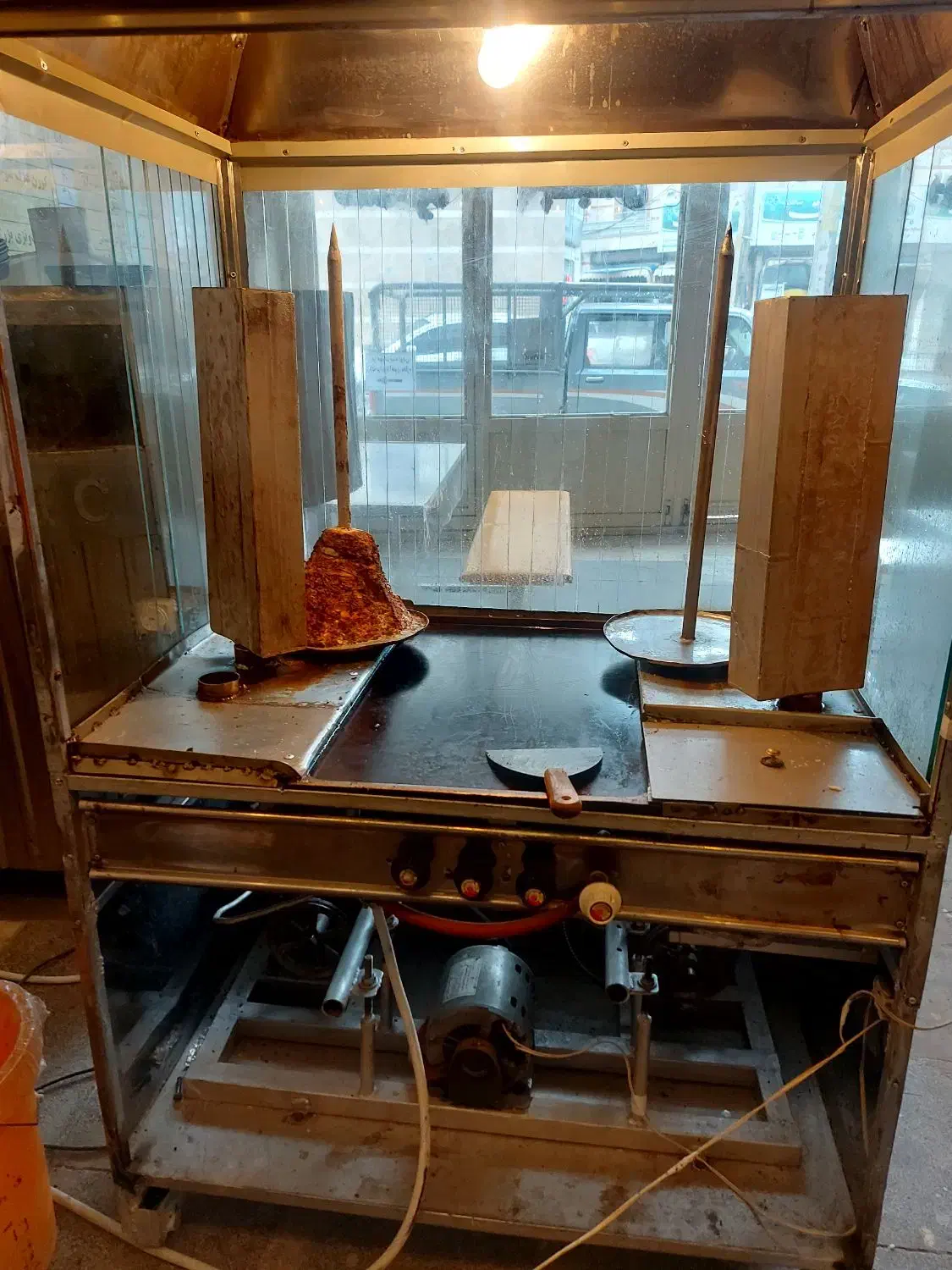 فر ساندویچی دونر کباب و پیتزا چتری قیفی و میز کار|کافیشاپ و رستوران|اردبیل, |دیوار