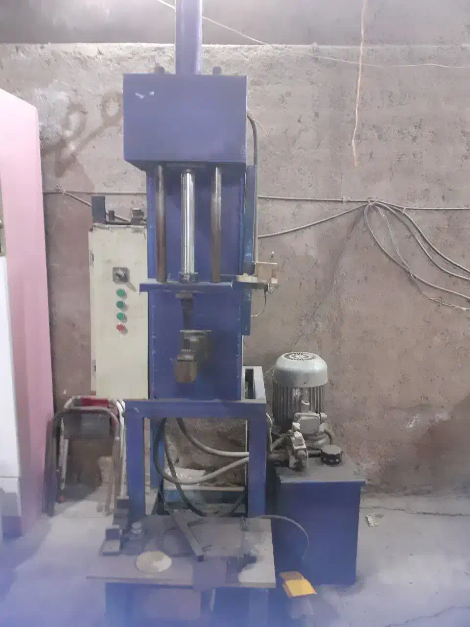 پرس هیدرولیک چهل تن و15تن ودستگاه پرداختکاری|ماشین‌آلات صنعتی|ورامین, شهرک صنعتی خیرآباد|دیوار