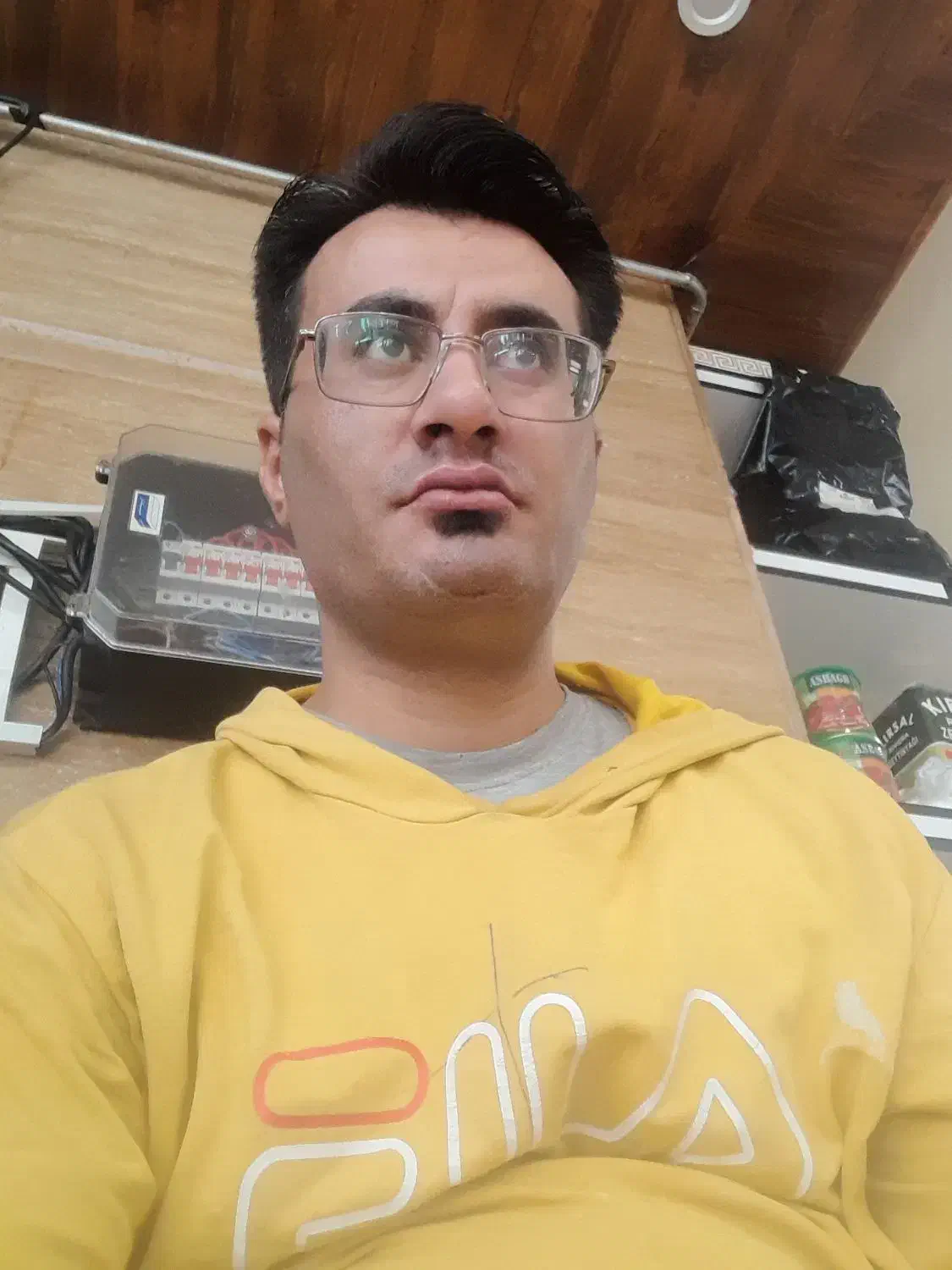 جای مدارک مشکی|اشیا|شاهین دژ, |دیوار