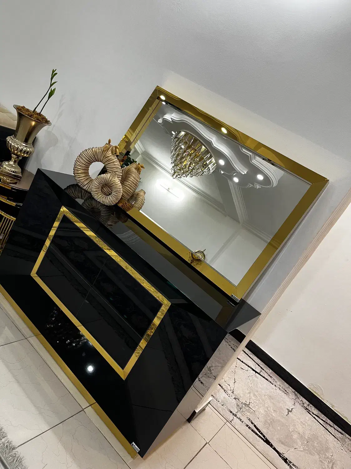 میز ناهار خوری ۸ نفره مدل کریستال و آینه کنسول|میز و صندلی غذاخوری|آمل, |دیوار