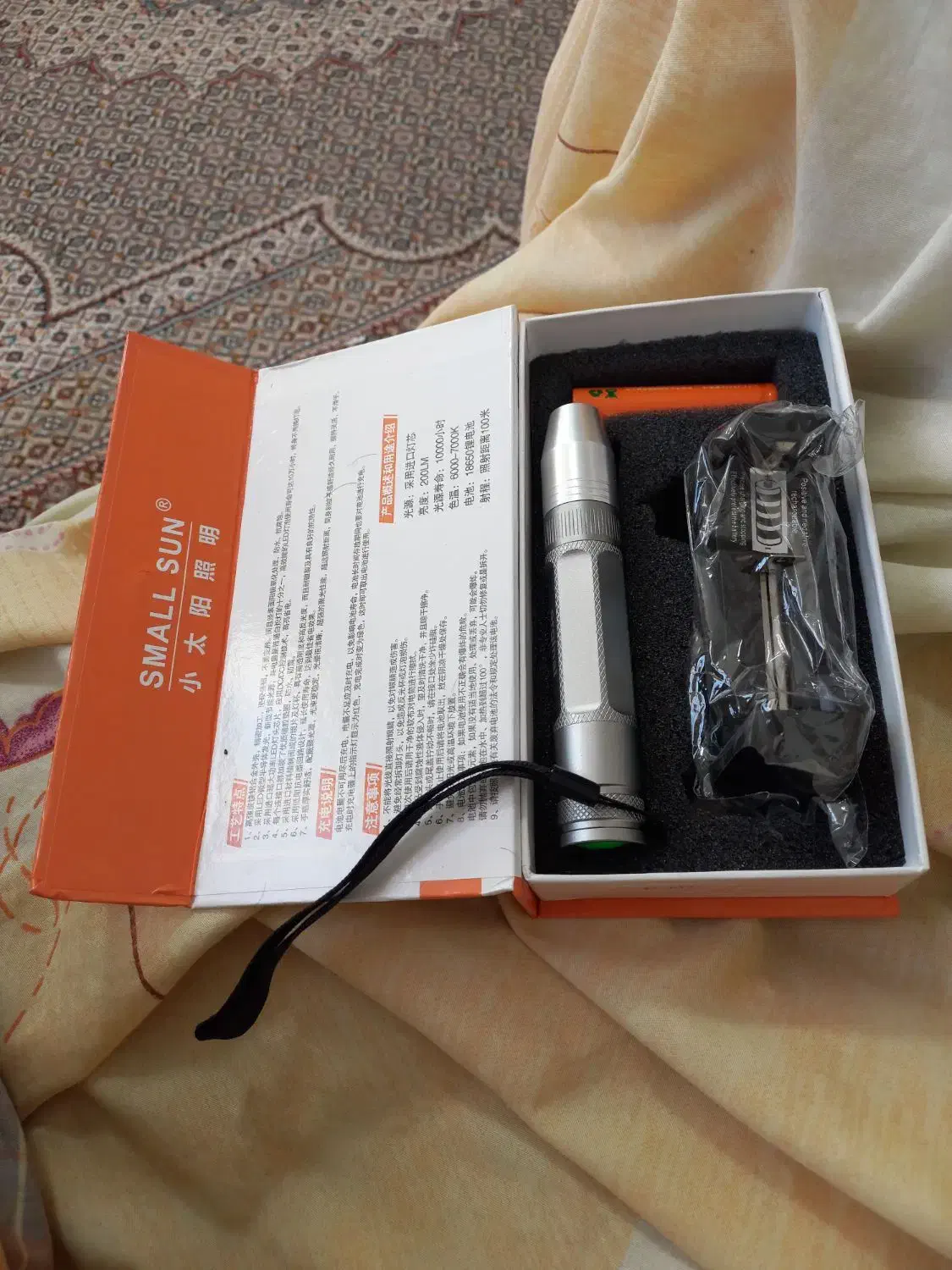 چراغ قوه یووی اسمال سان اصل|کوهنوردی و کمپینگ|قم, پردیسان|دیوار