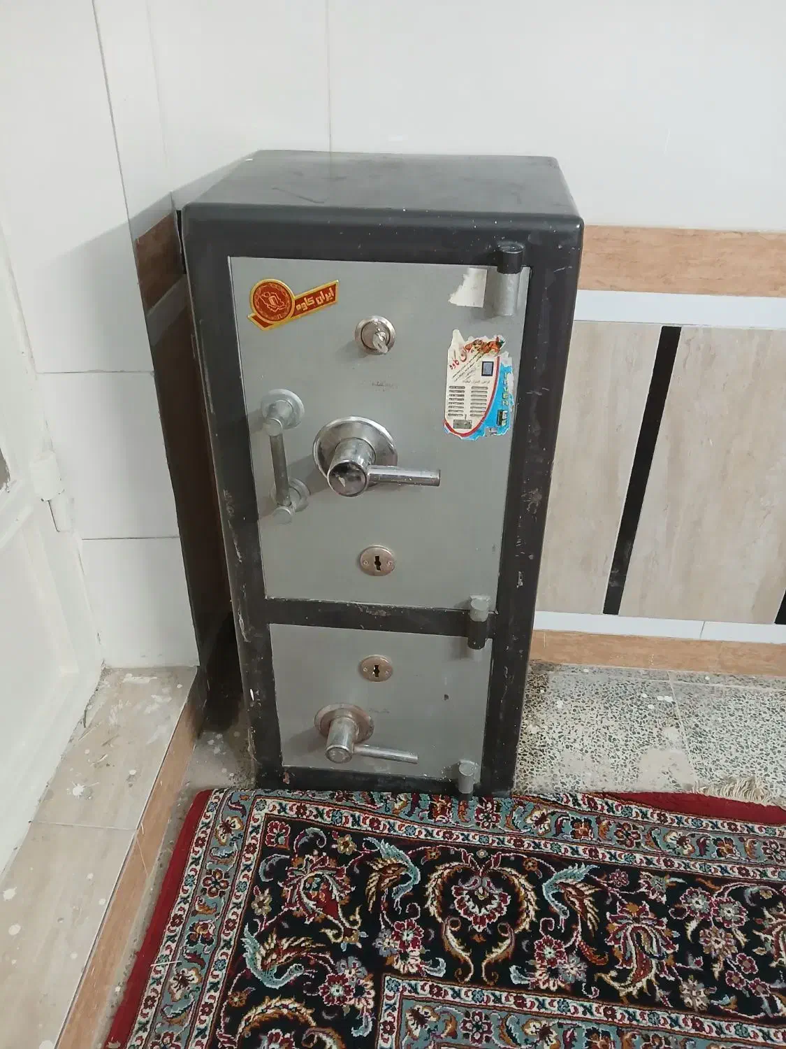 گاوصندوق سالم سالم|ابزارآلات|لالجین, |دیوار