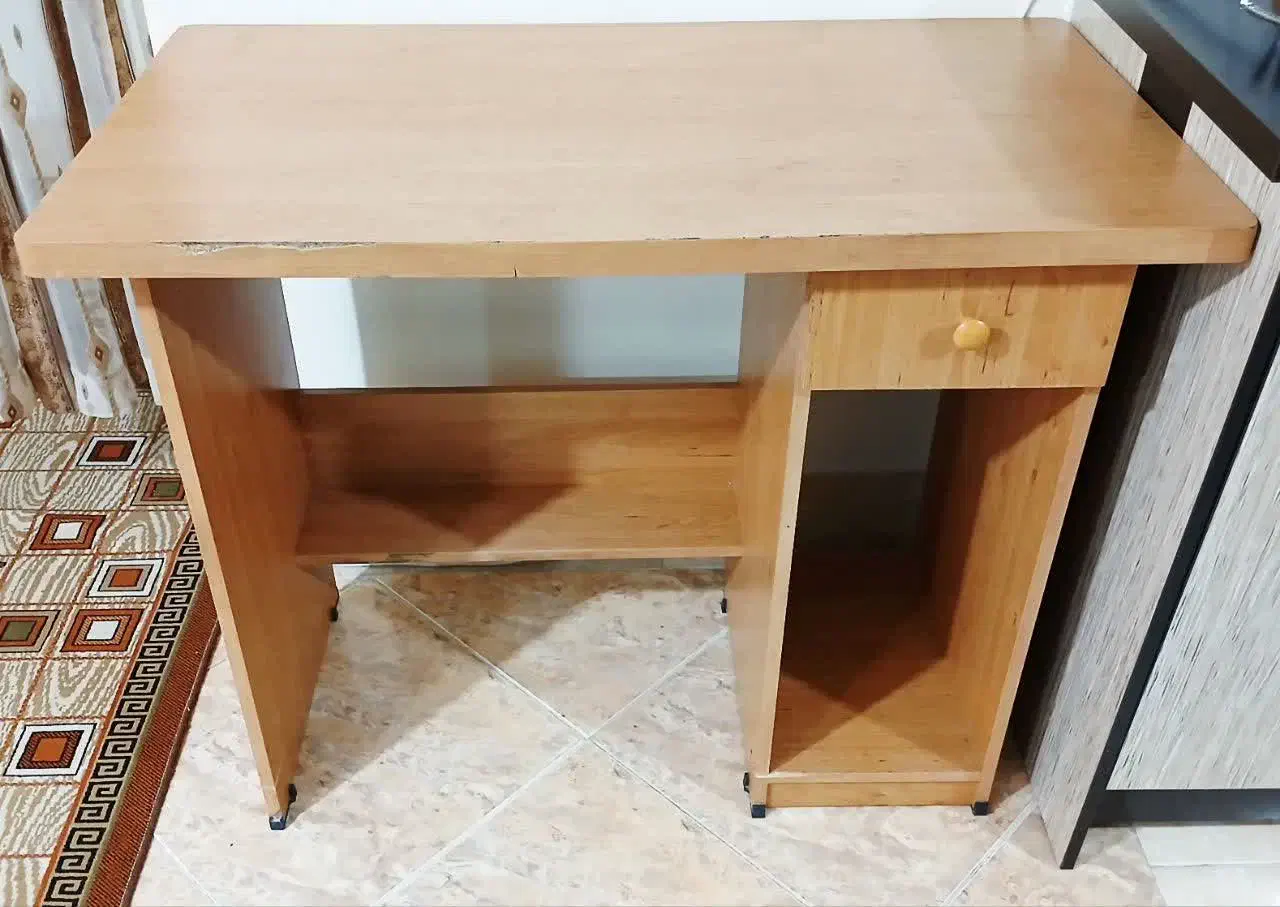 فروش میز کامپیوتر|میز تحریر و کامپیوتر|سمنان, |دیوار