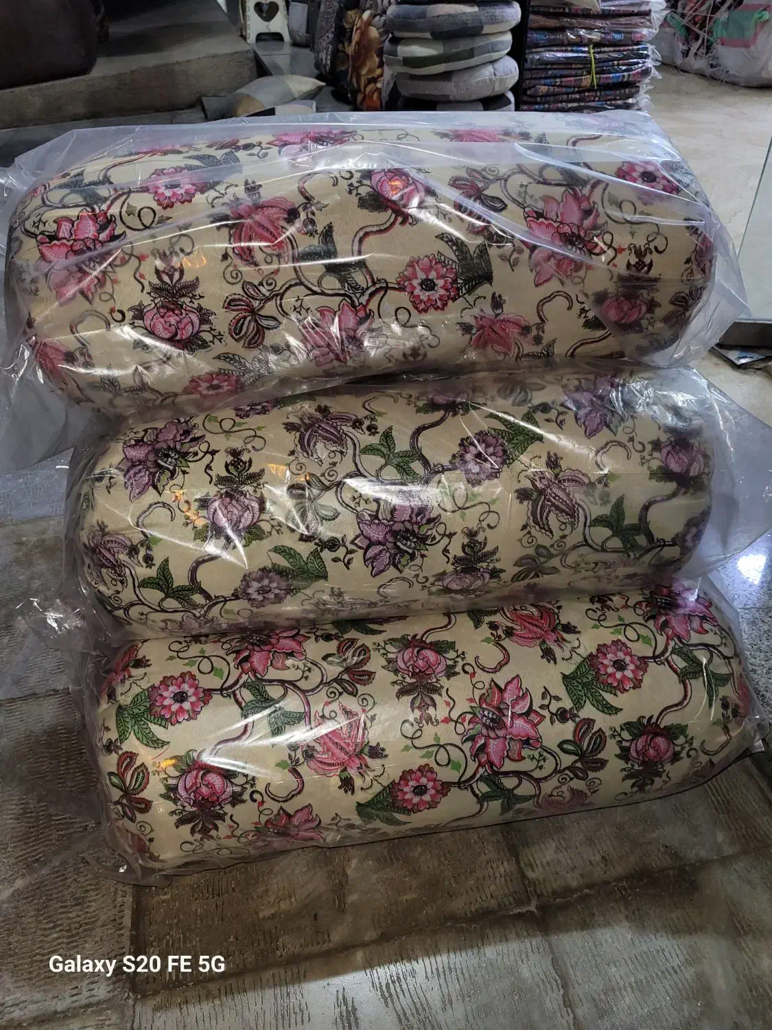 بالش لوله ای(گرد) زیر دست(ژیر شان)|رختخواب، بالش، پتو|بانه, |دیوار