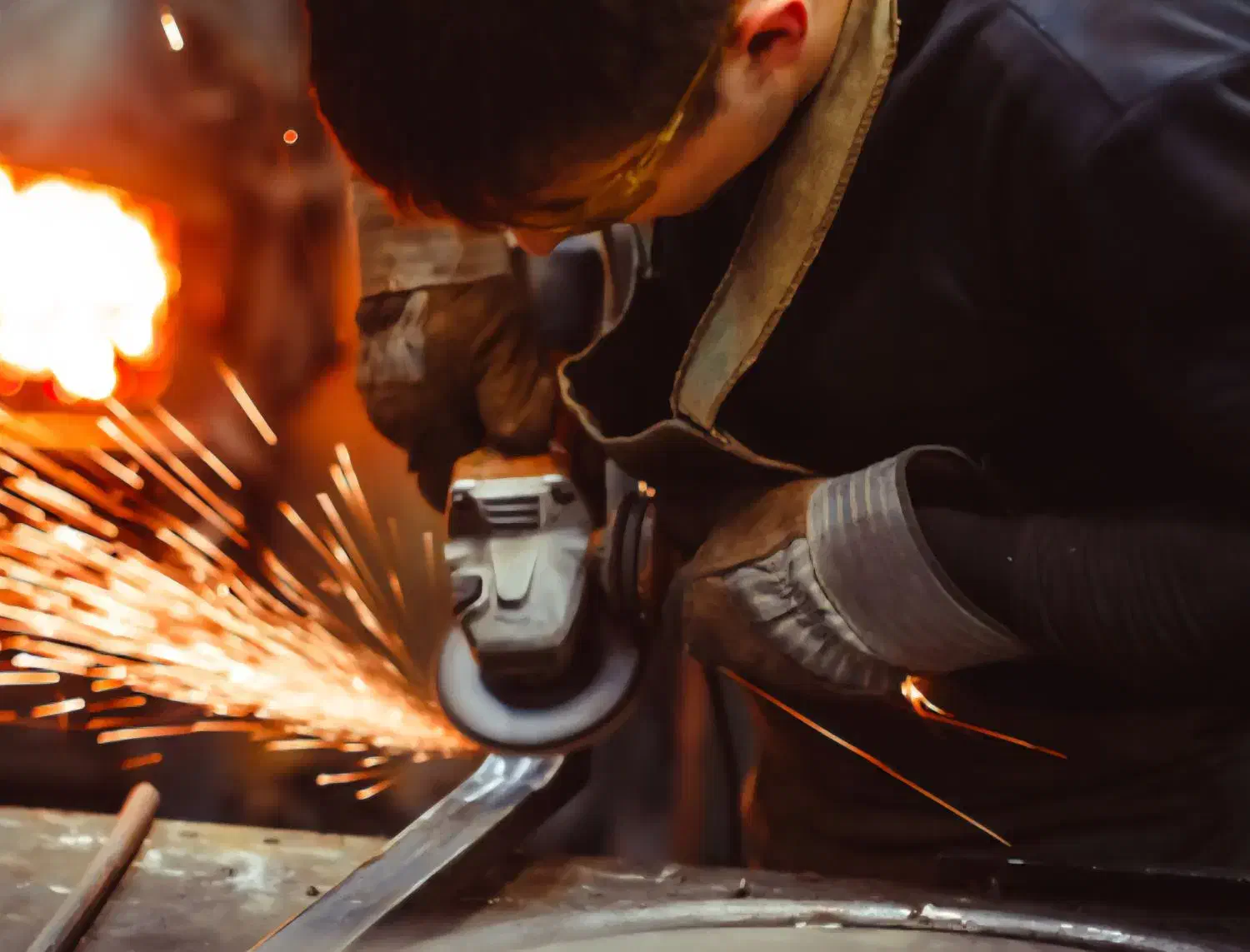 کارگر نیمه ماهر و ساده|استخدام صنعتی، فنی، مهندسی|جاجرود, |دیوار