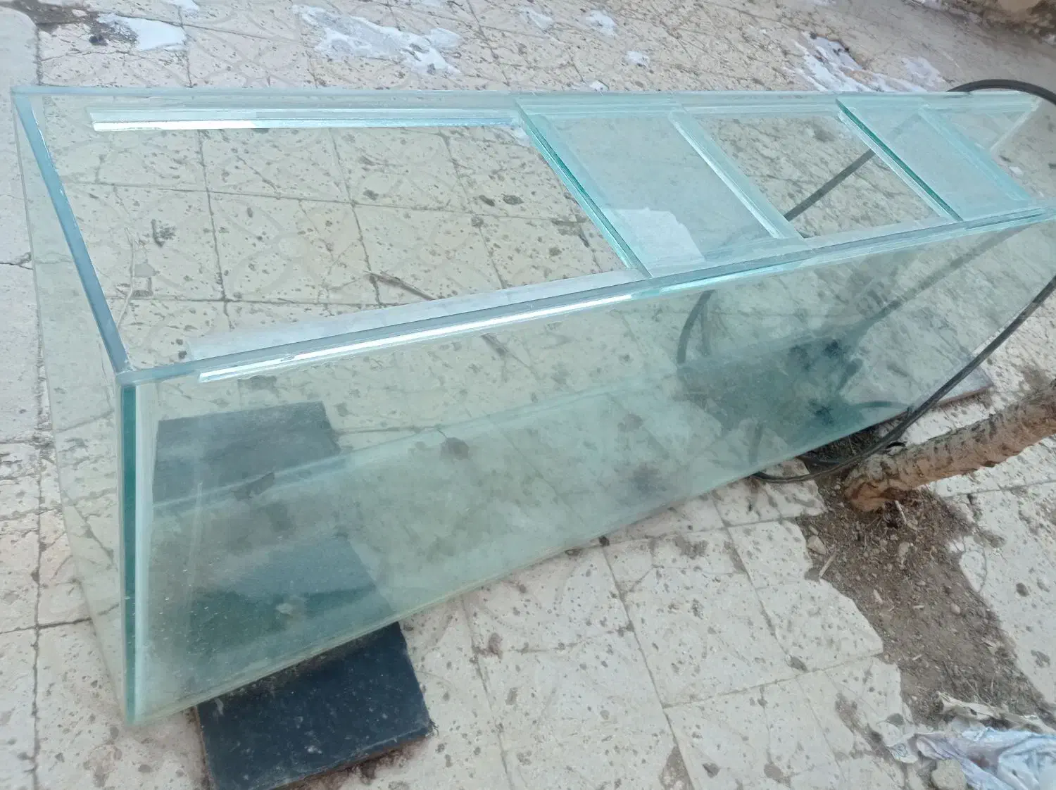 آکواریوم دو متری و شیشه خم|ماهی|کبودرآهنگ, |دیوار