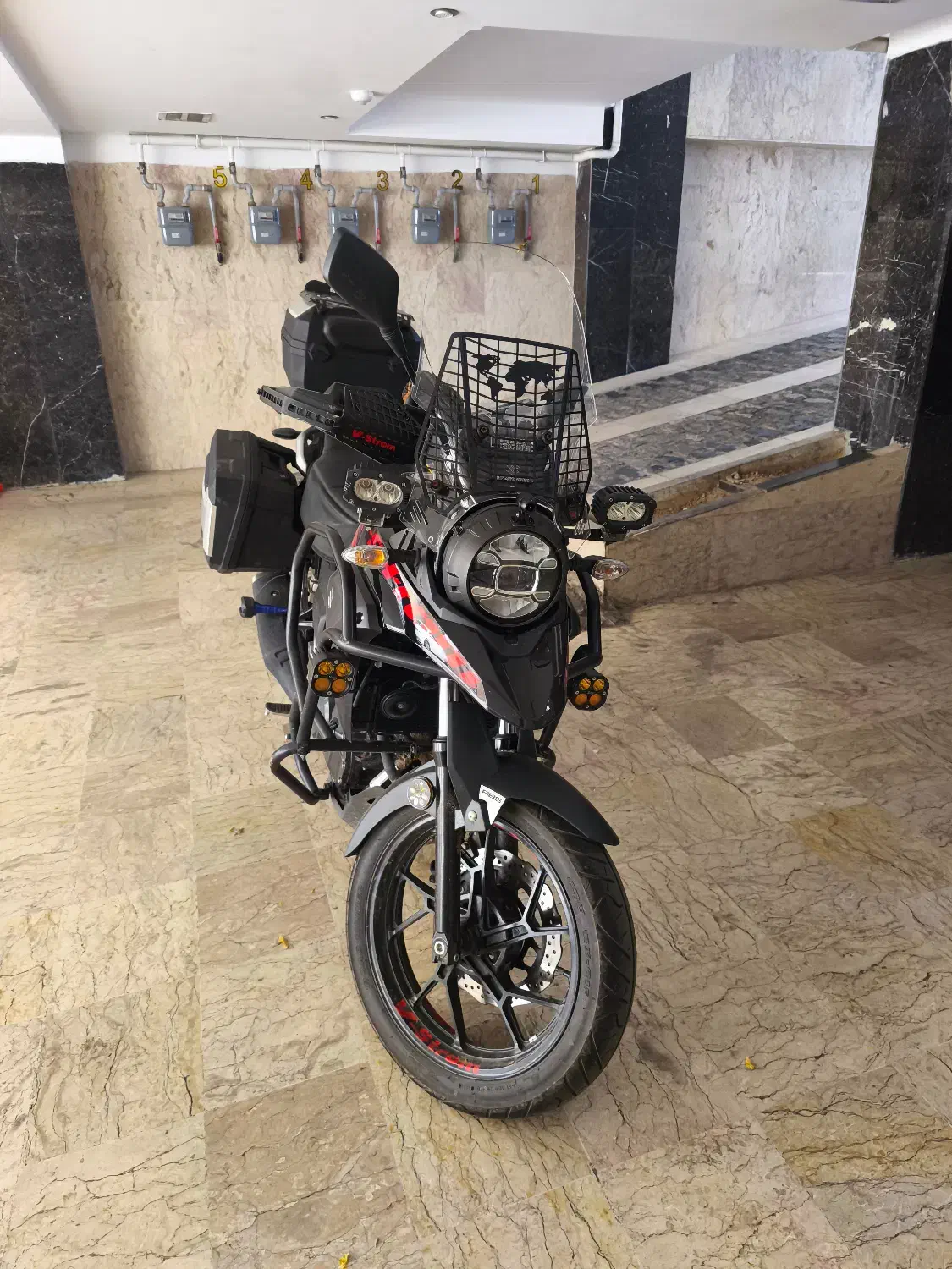 سوزوکی وی استروم ۲۵۰|موتورسیکلت|تهران, پونک|دیوار
