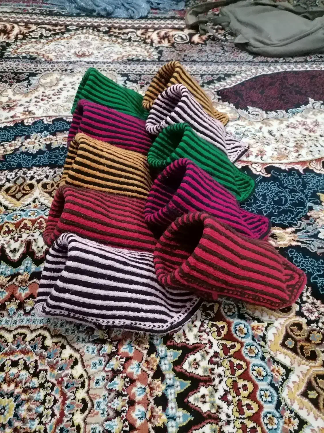 گوره جورابین|کیف، کفش، کمربند|مهاباد (آذربایجان غربی), |دیوار