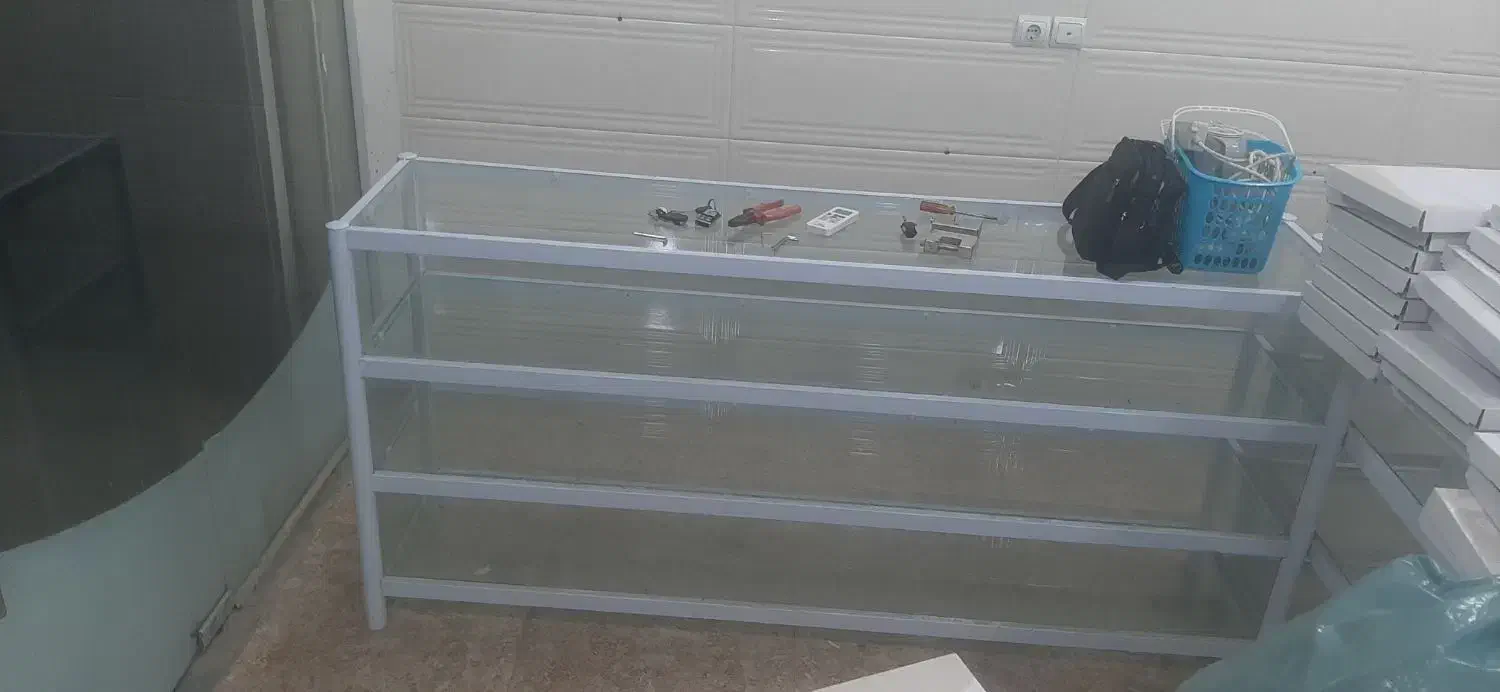 ویترین ۲ متری ۴ طبقه سفید رنگ بهمراه شیشه|بوفه، ویترین، کنسول|اهواز, کوی مهدیس|دیوار