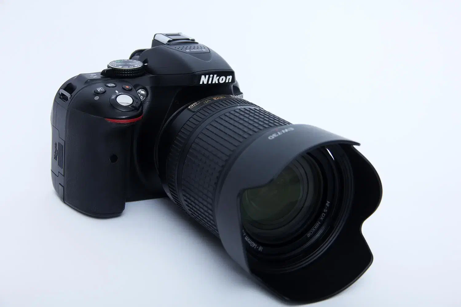 دوربین نیکون D5300|دوربین عکاسی و فیلم‌برداری|سبزوار, کوی بهار|دیوار