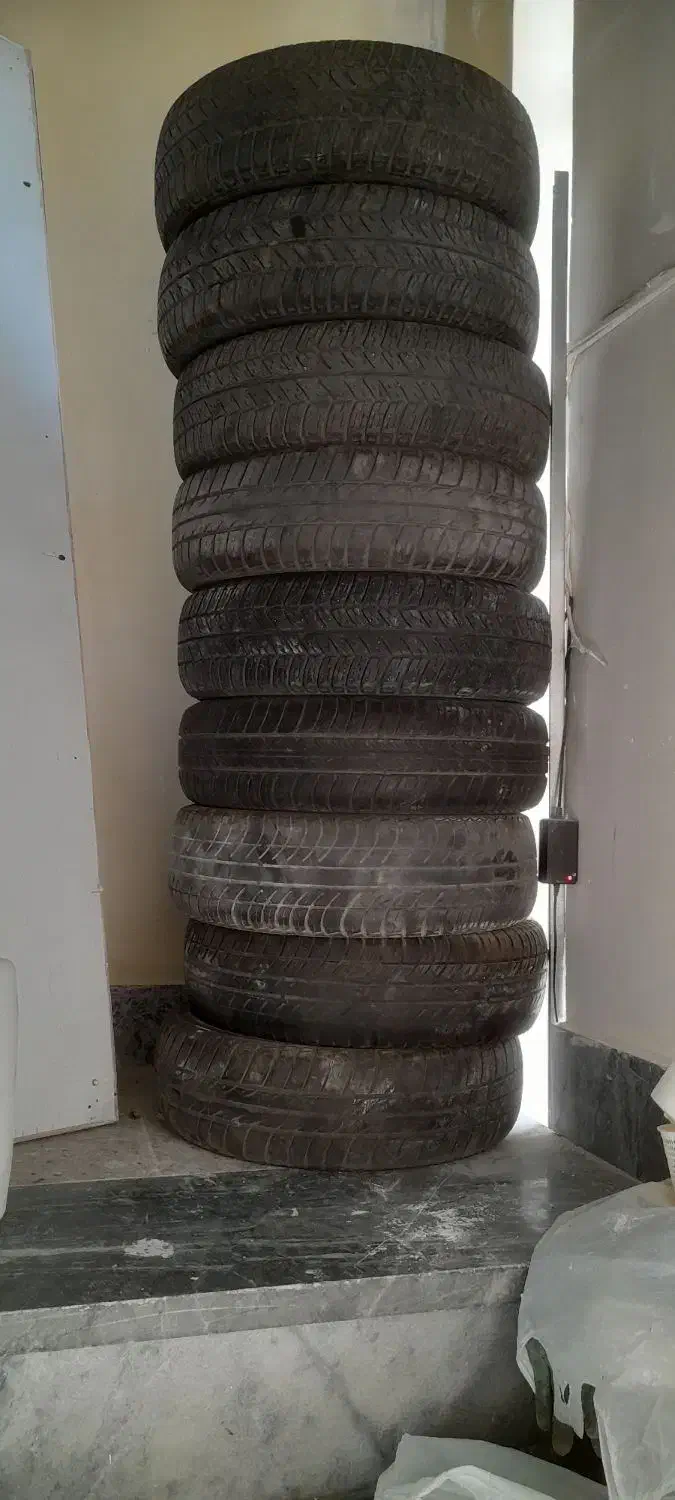 لاستیک کارکرده درب اهنی|قطعات یدکی و لوازم جانبی|بروجرد, |دیوار