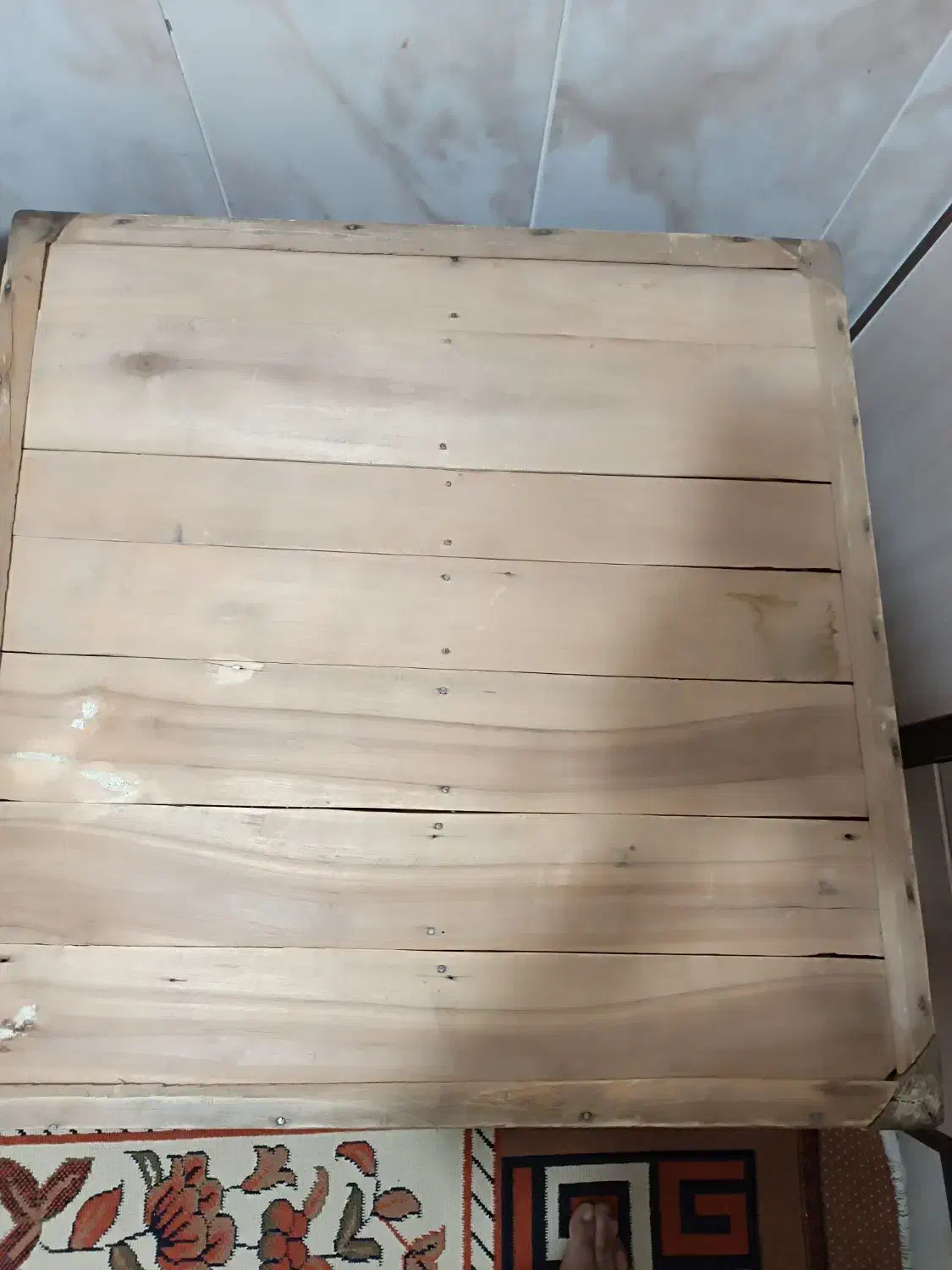 کرسی چوبی محکم و قدیمی|بخاری، هیتر، شومینه|اصفهان, سرشبادران|دیوار