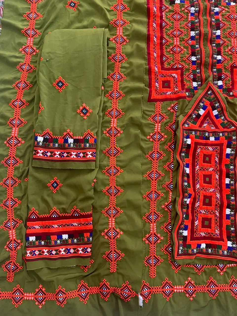 دوچگر|لباس|چابهار, |دیوار