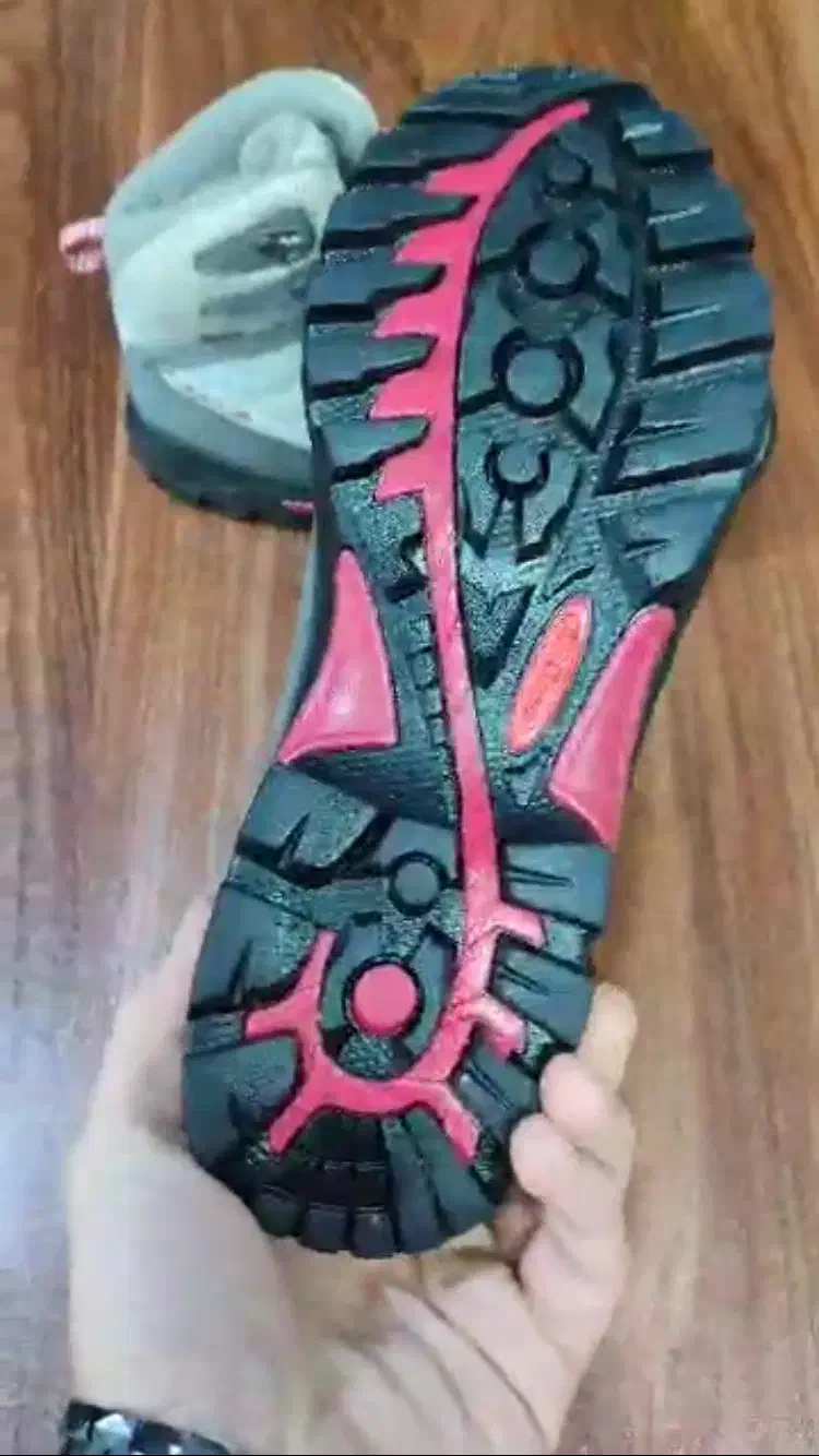 کفش کوهنوردی و طبیعت گردی|کیف، کفش، کمربند|اصفهان, ناژوان|دیوار