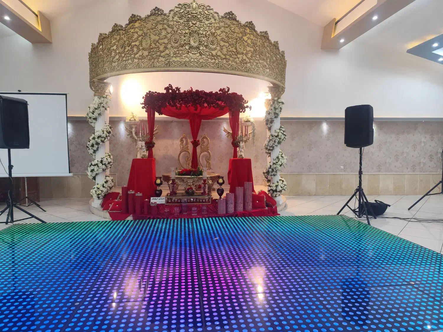 کادر پذیرایی|استخدام خدمات فروشگاه و رستوران|باسمنج, |دیوار