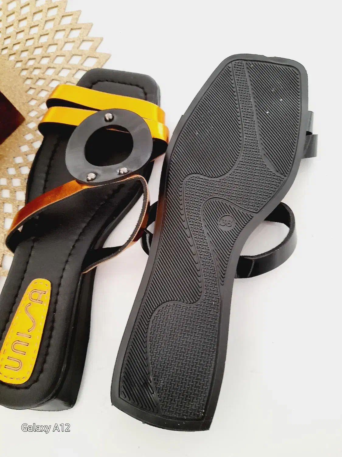 صندل|کیف، کفش، کمربند|گلبهار, شهر جدید گلبهار|دیوار