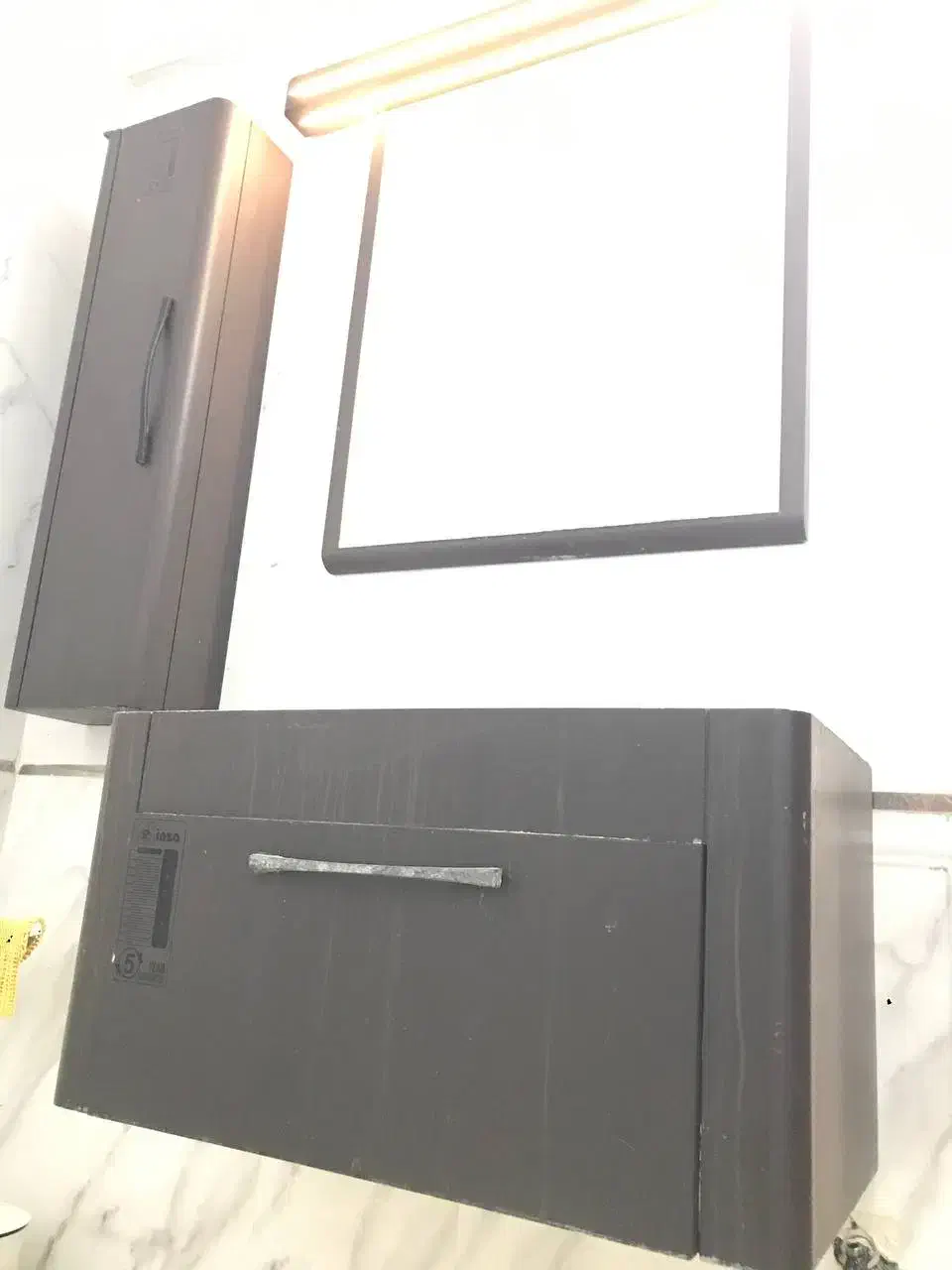 سرویس کامل روشویی با کمد و اینه و چراغ|لوازم سرویس بهداشتی|قائن, |دیوار