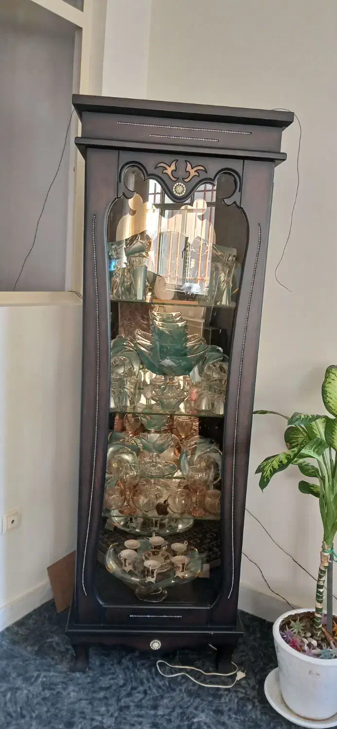 بوفه چوبی در حد نو|بوفه، ویترین، کنسول|بروجرد, |دیوار