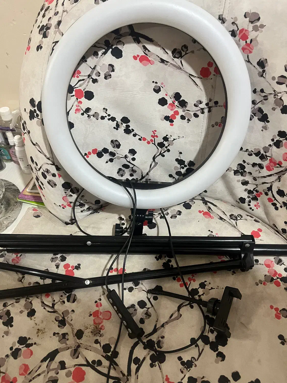 رینگ لایت سایز متوسط پایه دار|لوازم جانبی موبایل و تبلت|اصفهان, گرکان|دیوار