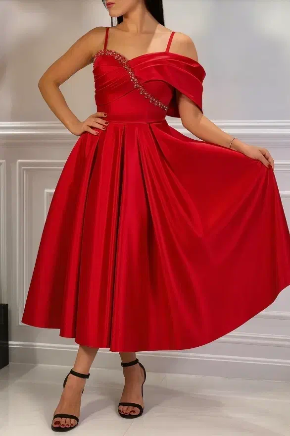 پیراهن پرنسسی قرمز|لباس|بومهن, |دیوار