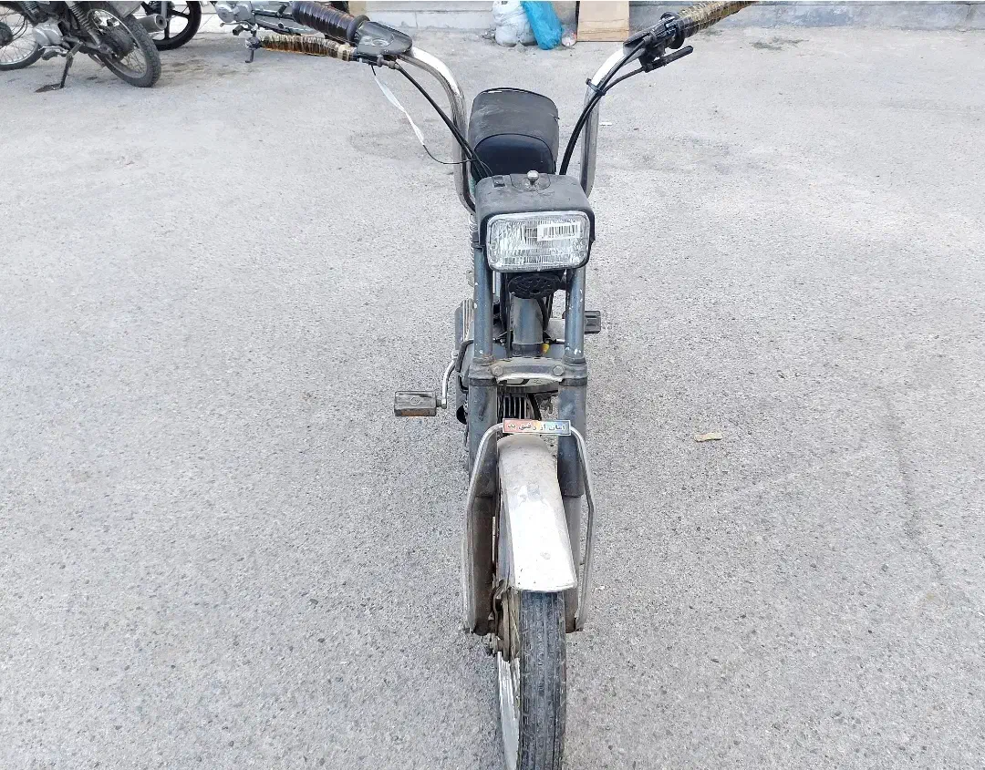 براوو تمیز کلکسیونی|موتورسیکلت|پیشوا, |دیوار