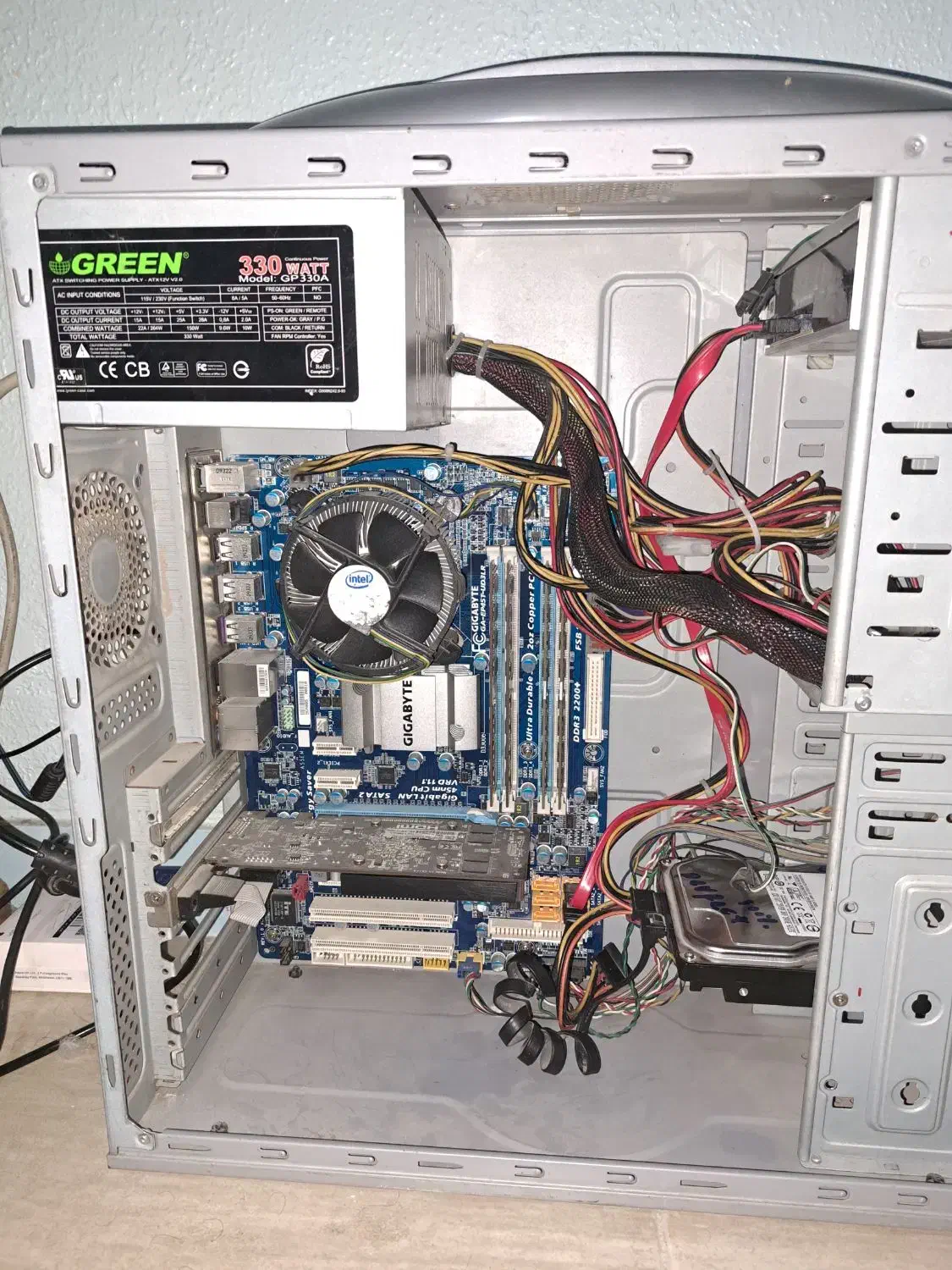 کامپیوتر با مانیتور و کیس و موس و کیبرد|رایانه رومیزی|شاهین‌شهر, خانه کارگر|دیوار