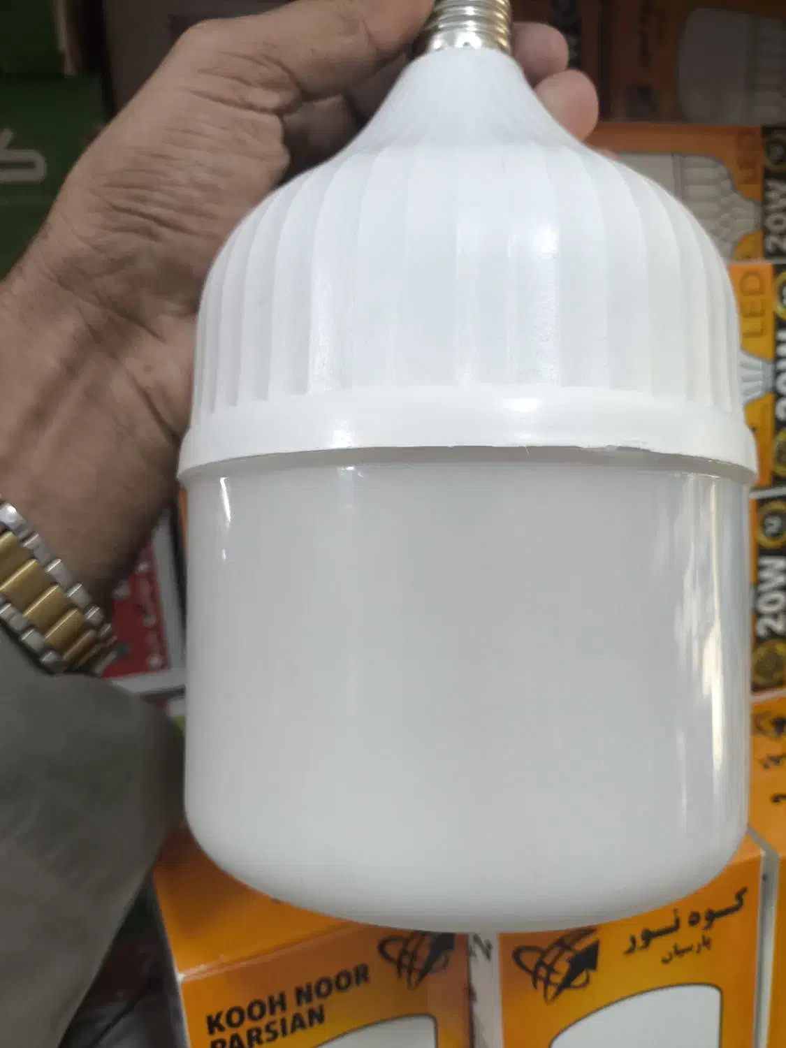 لامپ به قیمت استثنایی در چابهار|لامپ و چراغ|چابهار, |دیوار