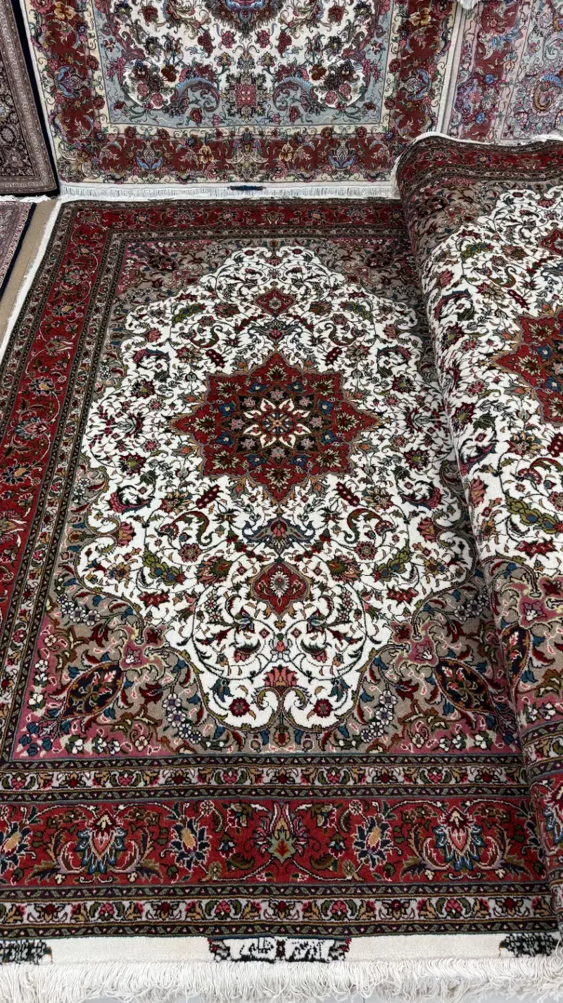 جفت ۶ متری آذرشهر کمیاب|فرش|تبریز, |دیوار