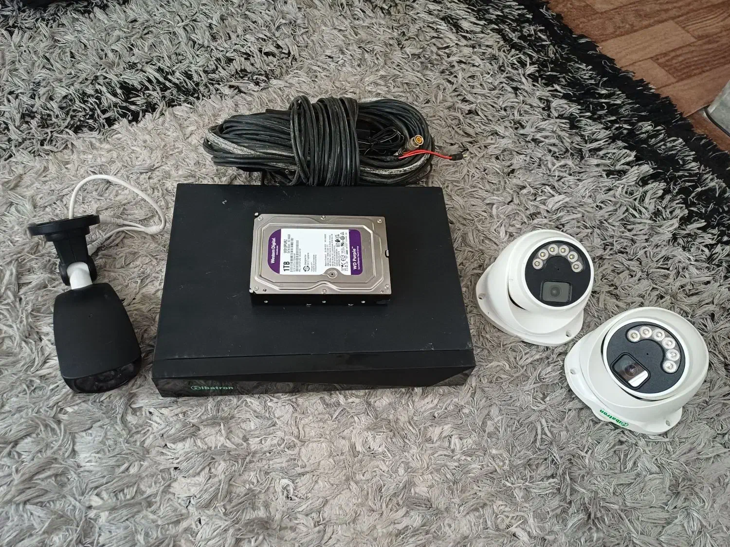 فروش لوازم دوربین مداربسته کاملا نو و در حد|دوربین مداربسته|همدان, |دیوار