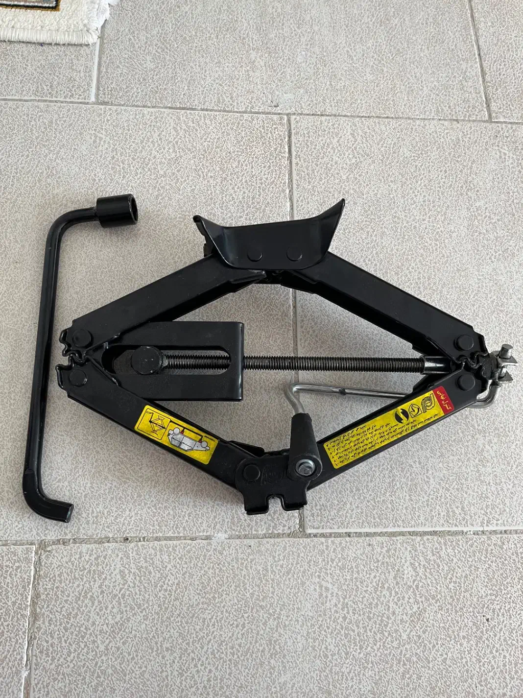 جک و اچار چرخ فابریک پژو ۲۰۷|قطعات یدکی و لوازم جانبی|رباطکریم, رباطکریم|دیوار