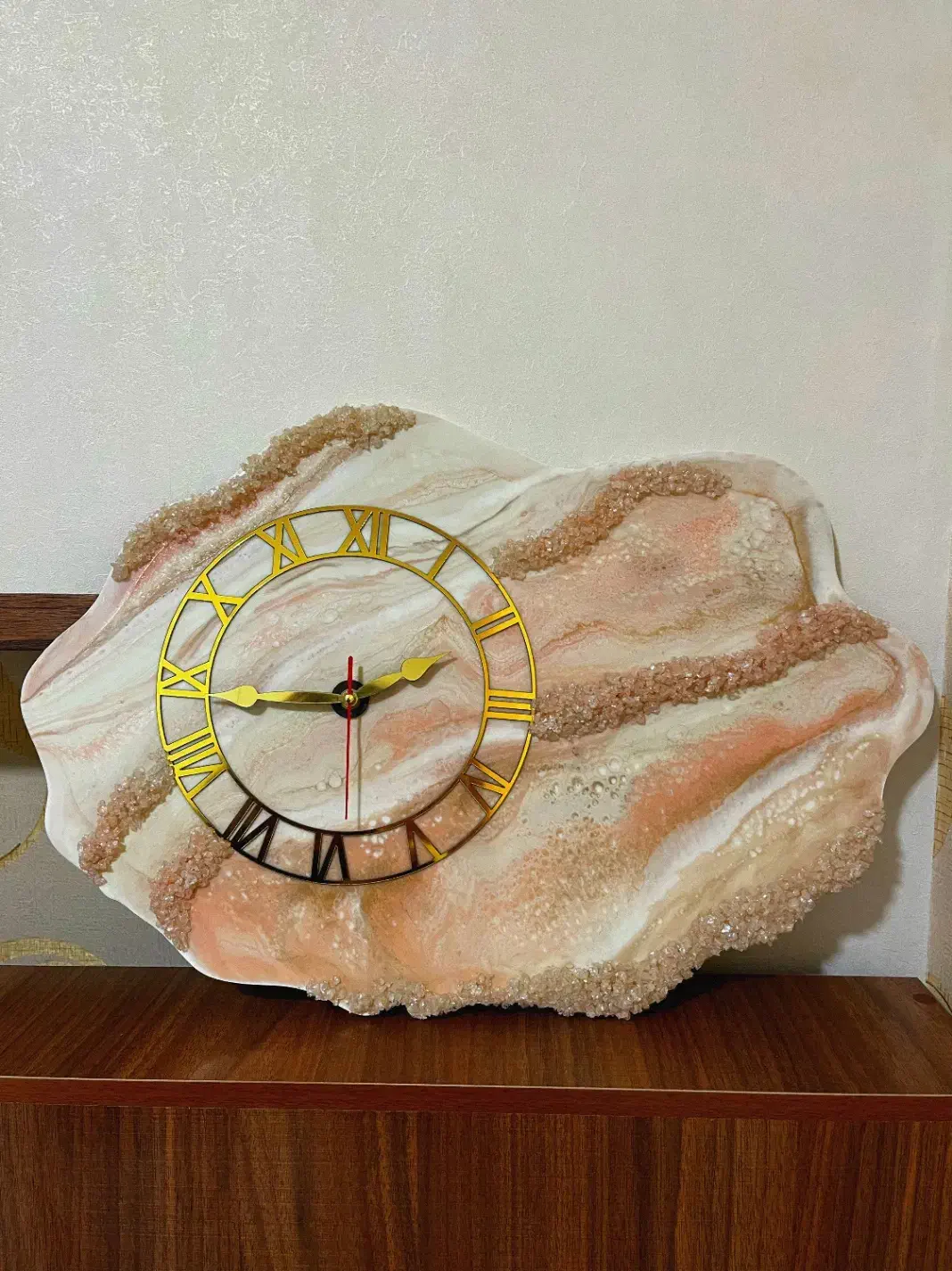 ساعت رزینی طرح روسی لوکس طلایی، گلبهی و سفید|ساعت دیواری و تزئینی|کرج, گوهردشت|دیوار