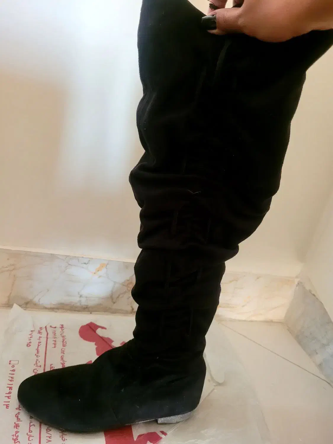 چکمه سوئیت بلند تا بالای زانو ۴۰۰ تومان|کیف، کفش، کمربند|بومهن, |دیوار