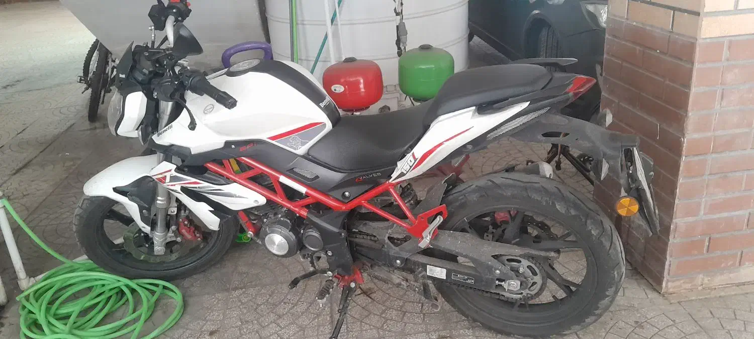 بنلی ۱۵۰ کم کارکرد سالم وتمیز|موتورسیکلت|لاهیجان, خمیر کلایه|دیوار