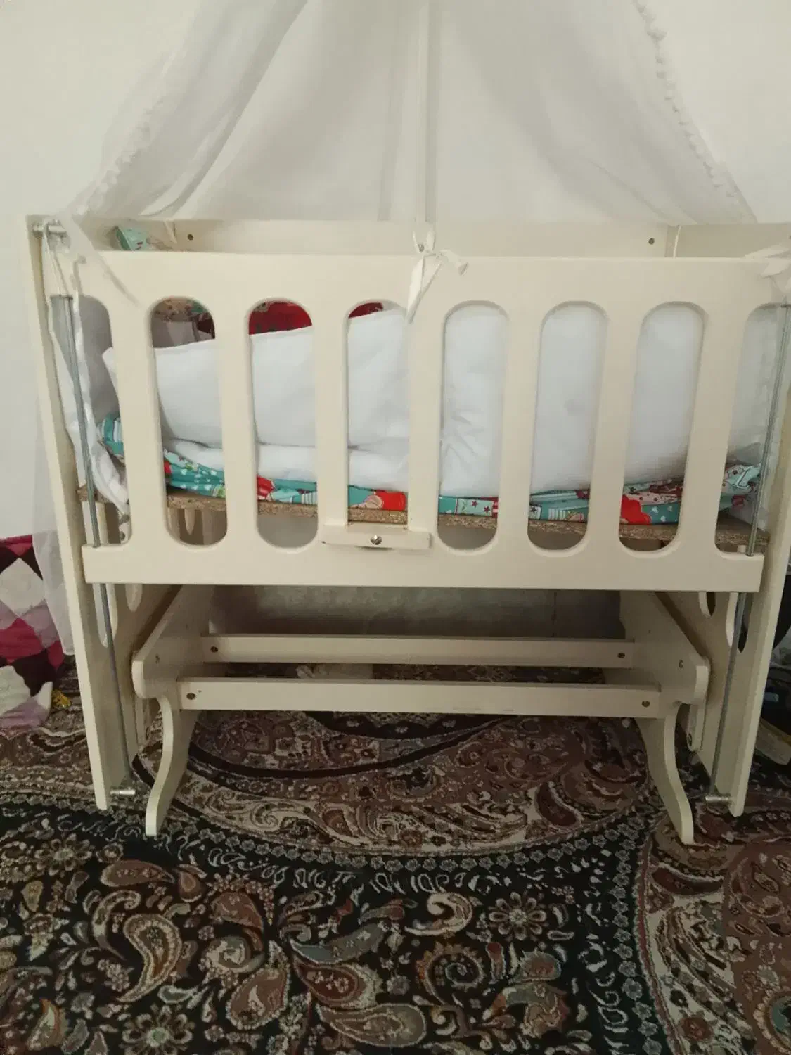 گهواره بجه|تخت و صندلی بچه|بروجن, |دیوار