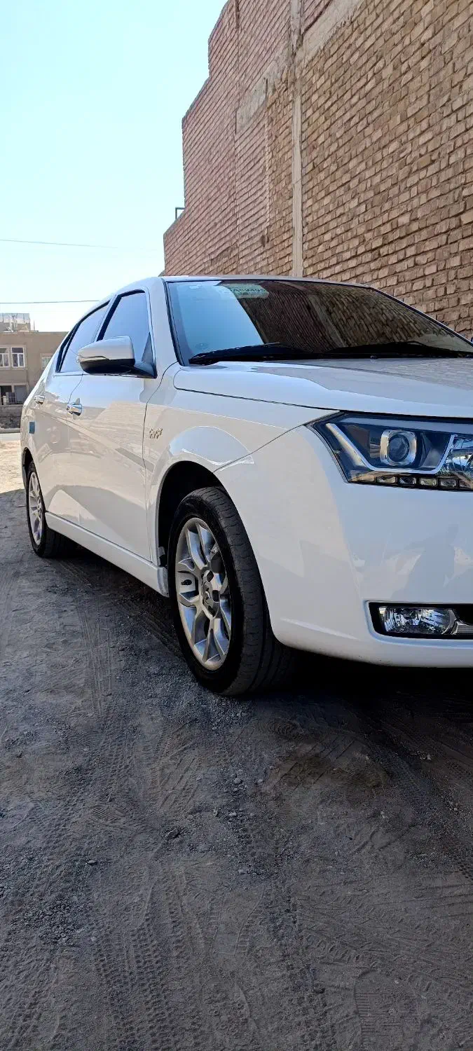 فروش دنا پلاس اتومات 1402 سفید|خودرو سواری و وانت|بافت, |دیوار